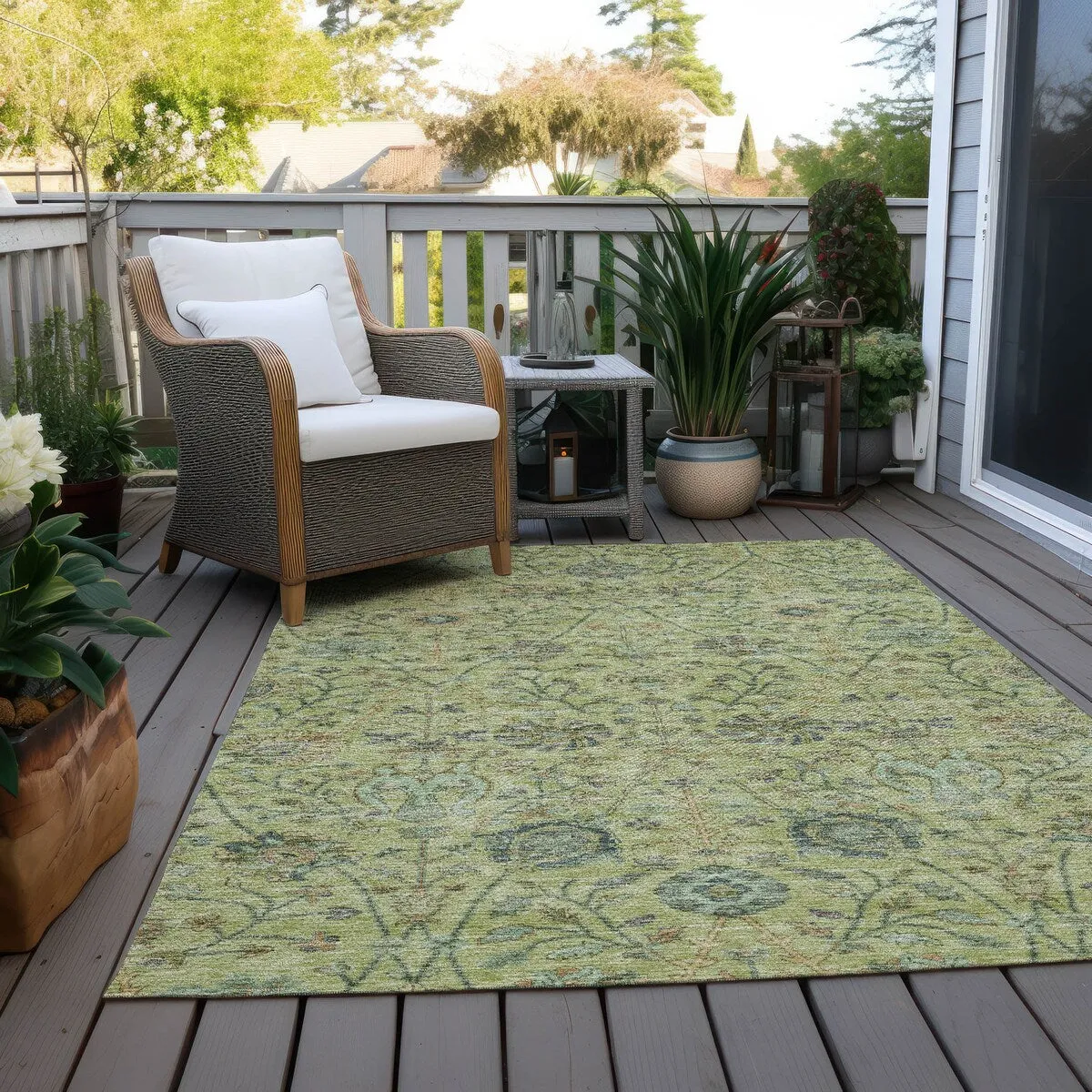 Machine Washable Indoor/ Outdoor Traditional Kashan Chantille Rug