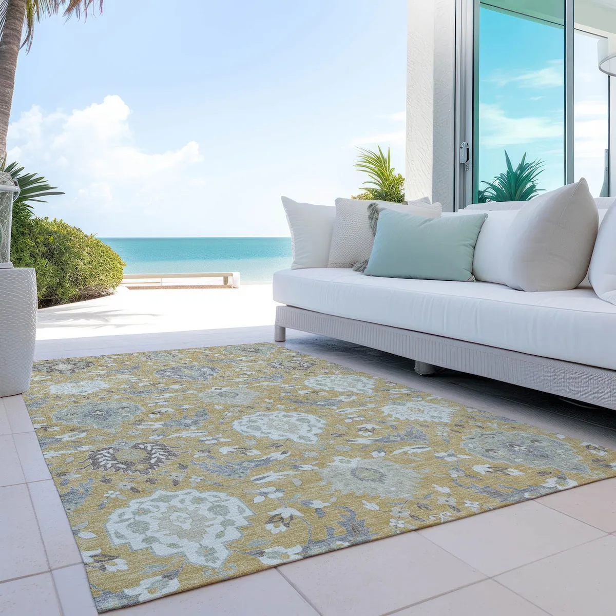Machine Washable Indoor/ Outdoor Traditional Kashan Chantille Rug