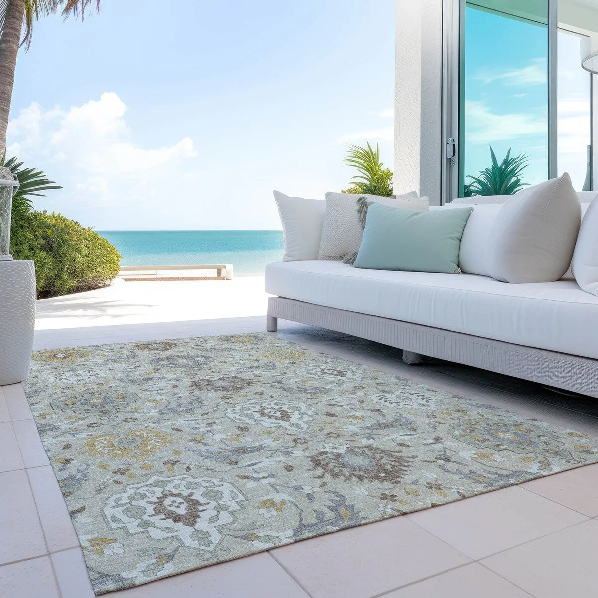 Machine Washable Indoor/ Outdoor Traditional Kashan Chantille Rug