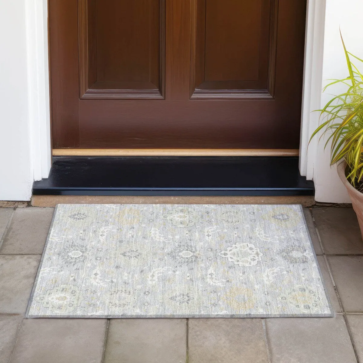 Machine Washable Indoor/ Outdoor Traditional Kashan Chantille Rug