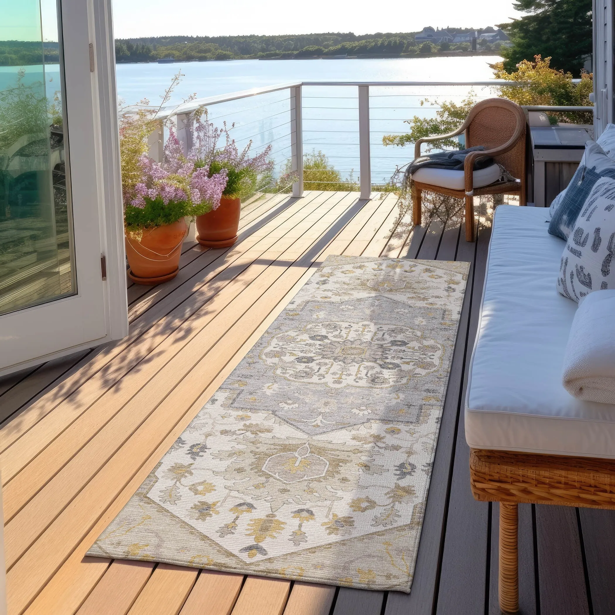 Machine Washable Indoor/ Outdoor Traditional Medallion Chantille Rug
