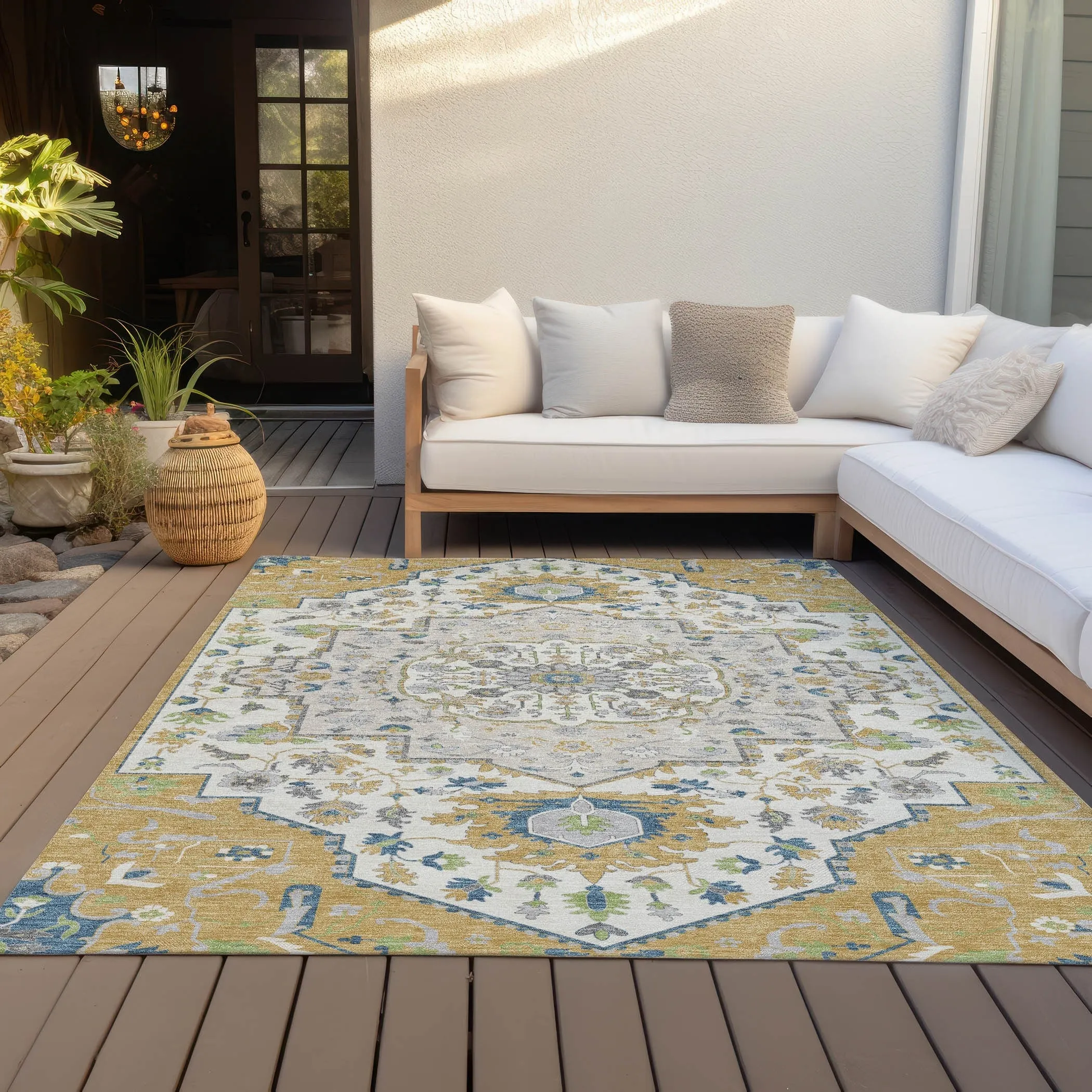 Machine Washable Indoor/ Outdoor Traditional Medallion Chantille Rug