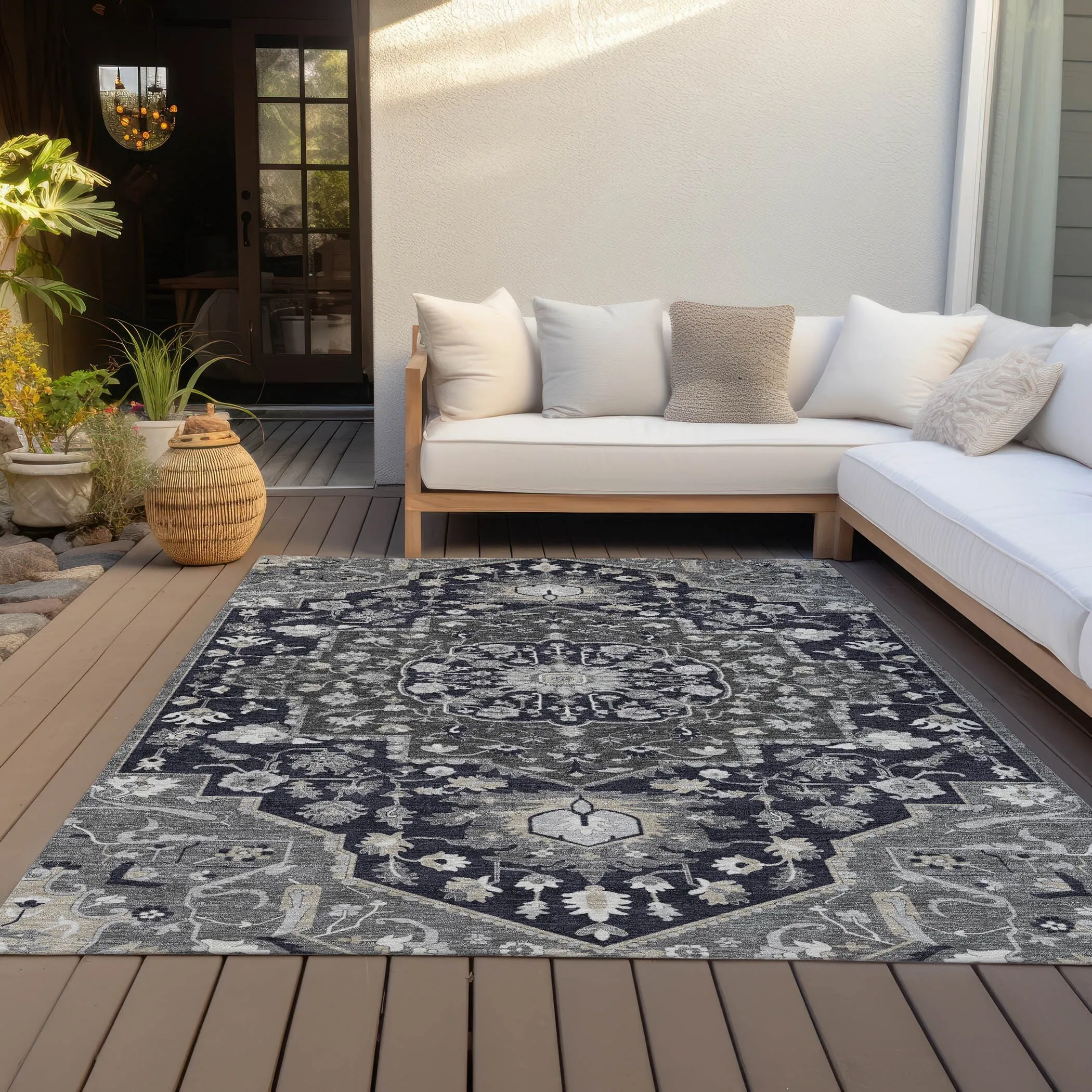 Machine Washable Indoor/ Outdoor Traditional Medallion Chantille Rug