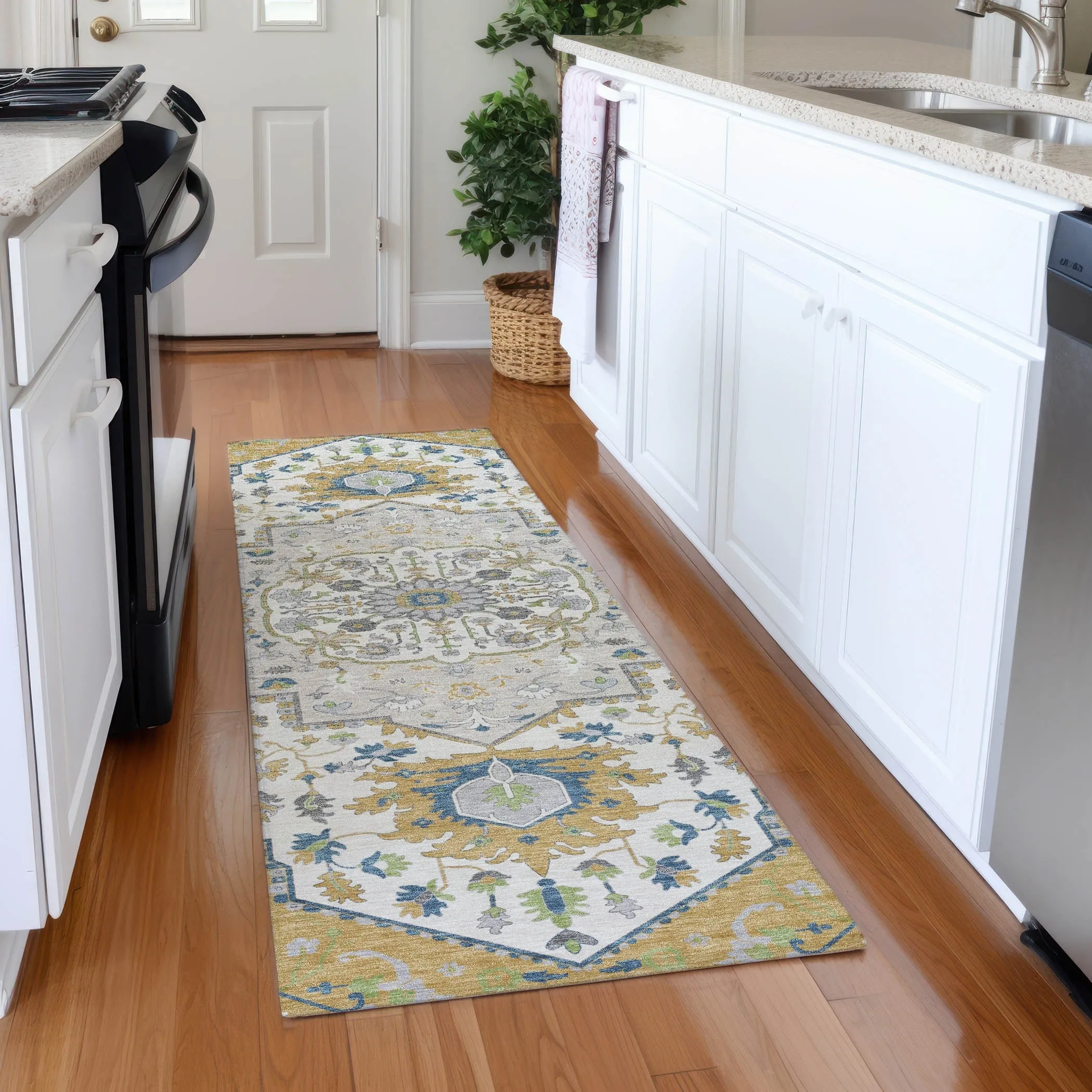 Machine Washable Indoor/ Outdoor Traditional Medallion Chantille Rug
