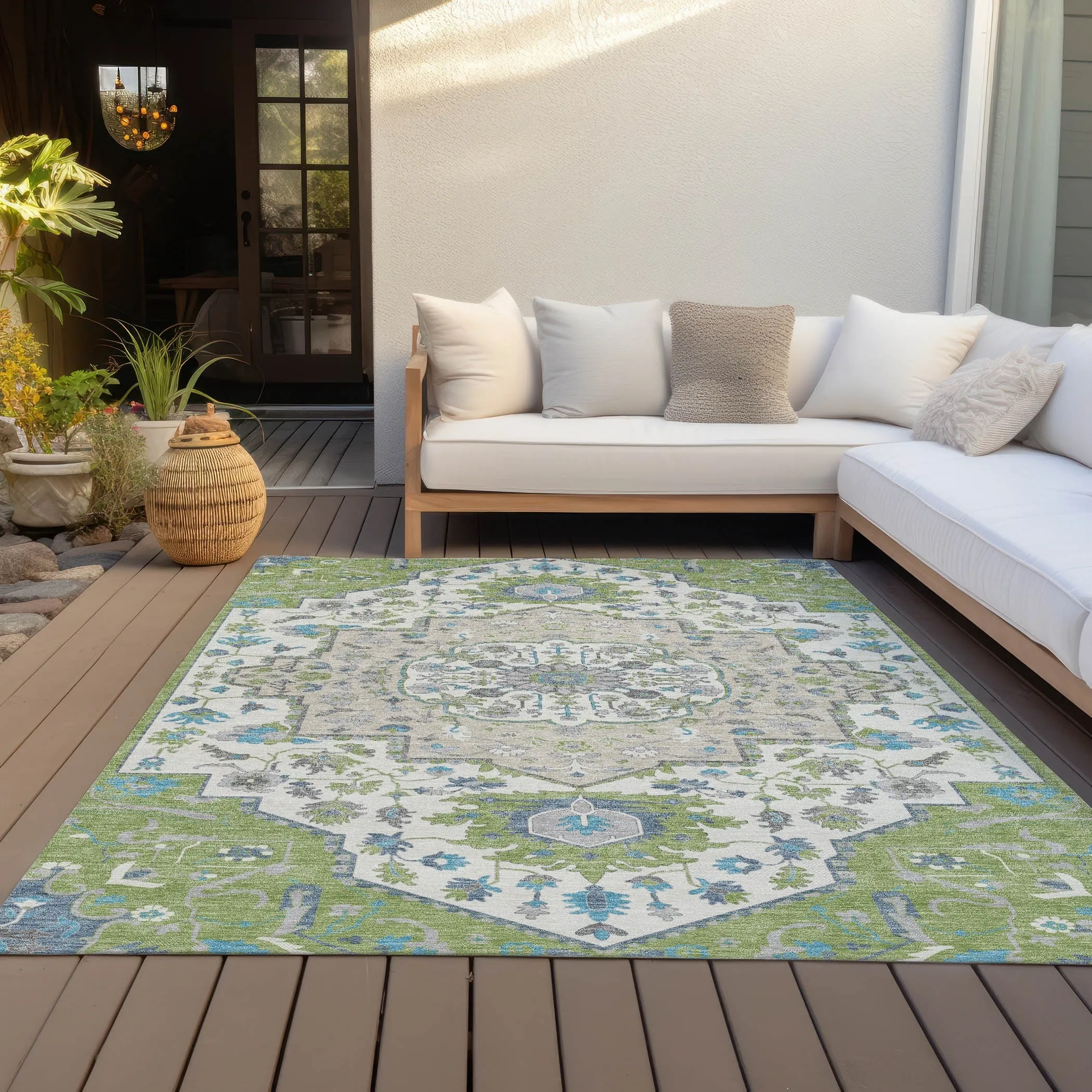 Machine Washable Indoor/ Outdoor Traditional Medallion Chantille Rug