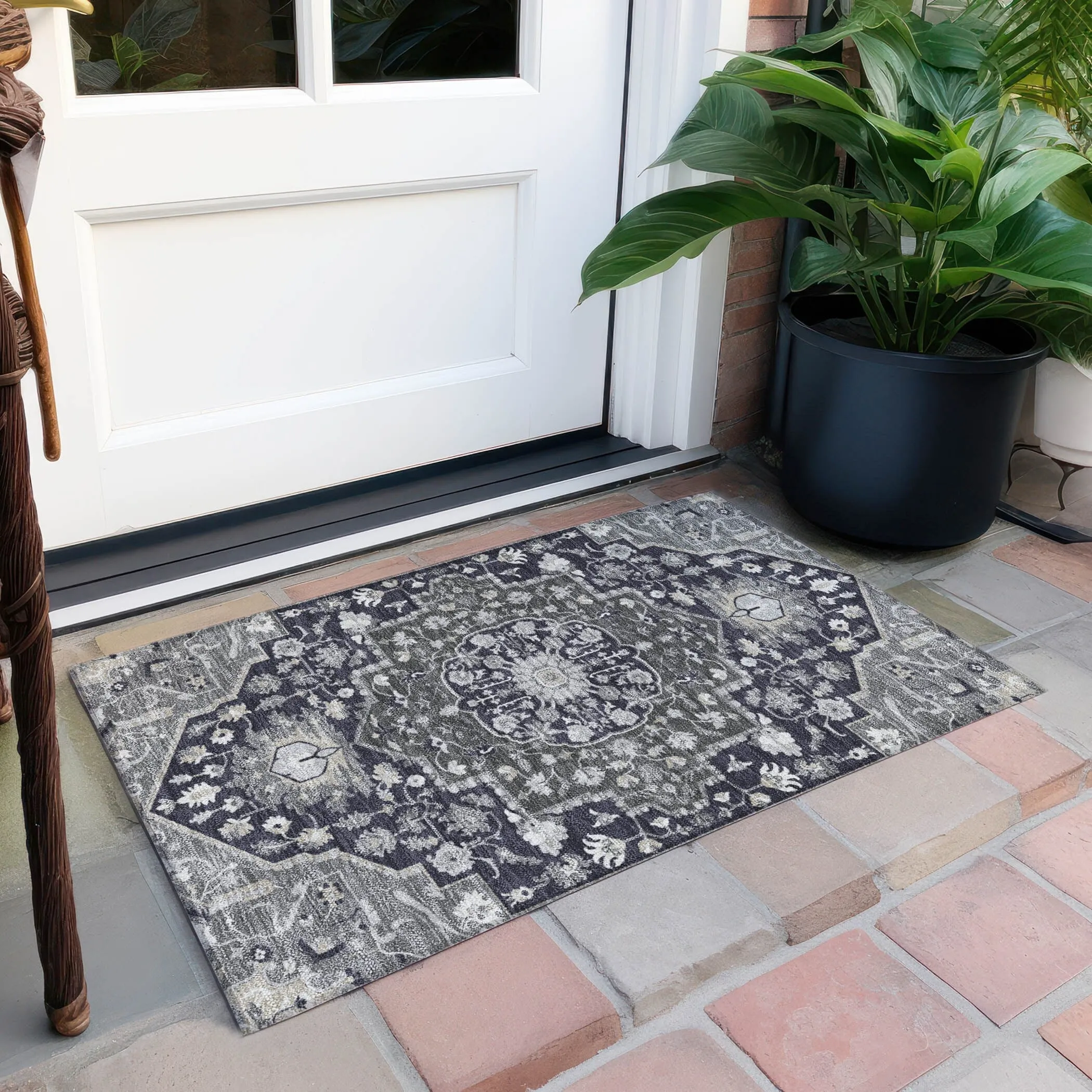 Machine Washable Indoor/ Outdoor Traditional Medallion Chantille Rug