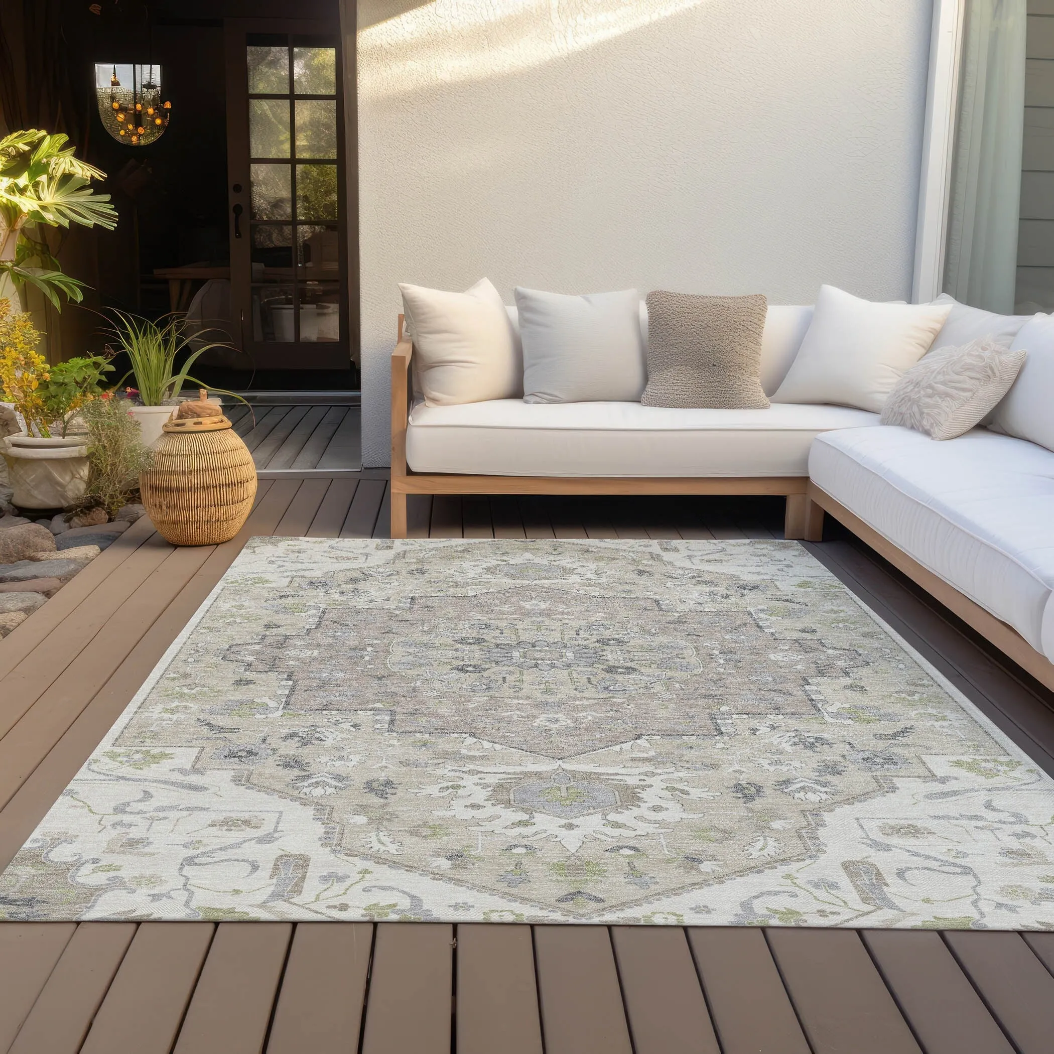 Machine Washable Indoor/ Outdoor Traditional Medallion Chantille Rug