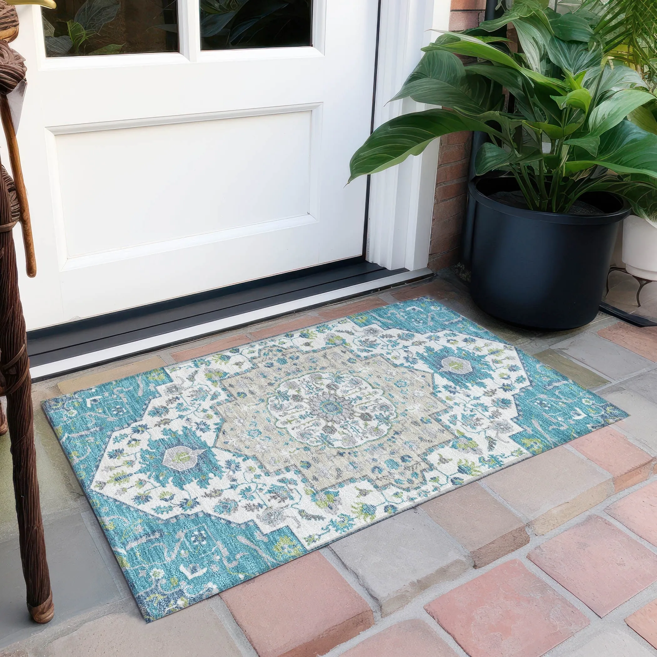 Machine Washable Indoor/ Outdoor Traditional Medallion Chantille Rug