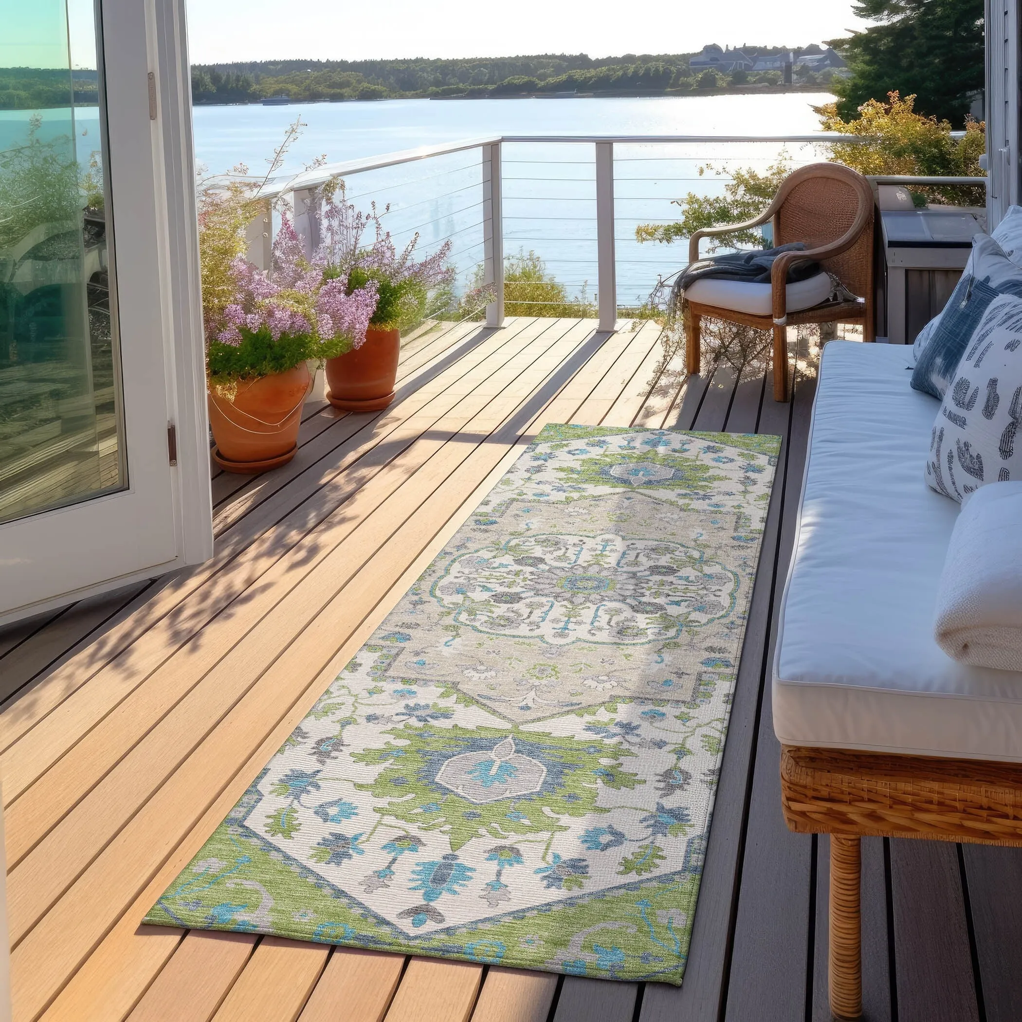 Machine Washable Indoor/ Outdoor Traditional Medallion Chantille Rug