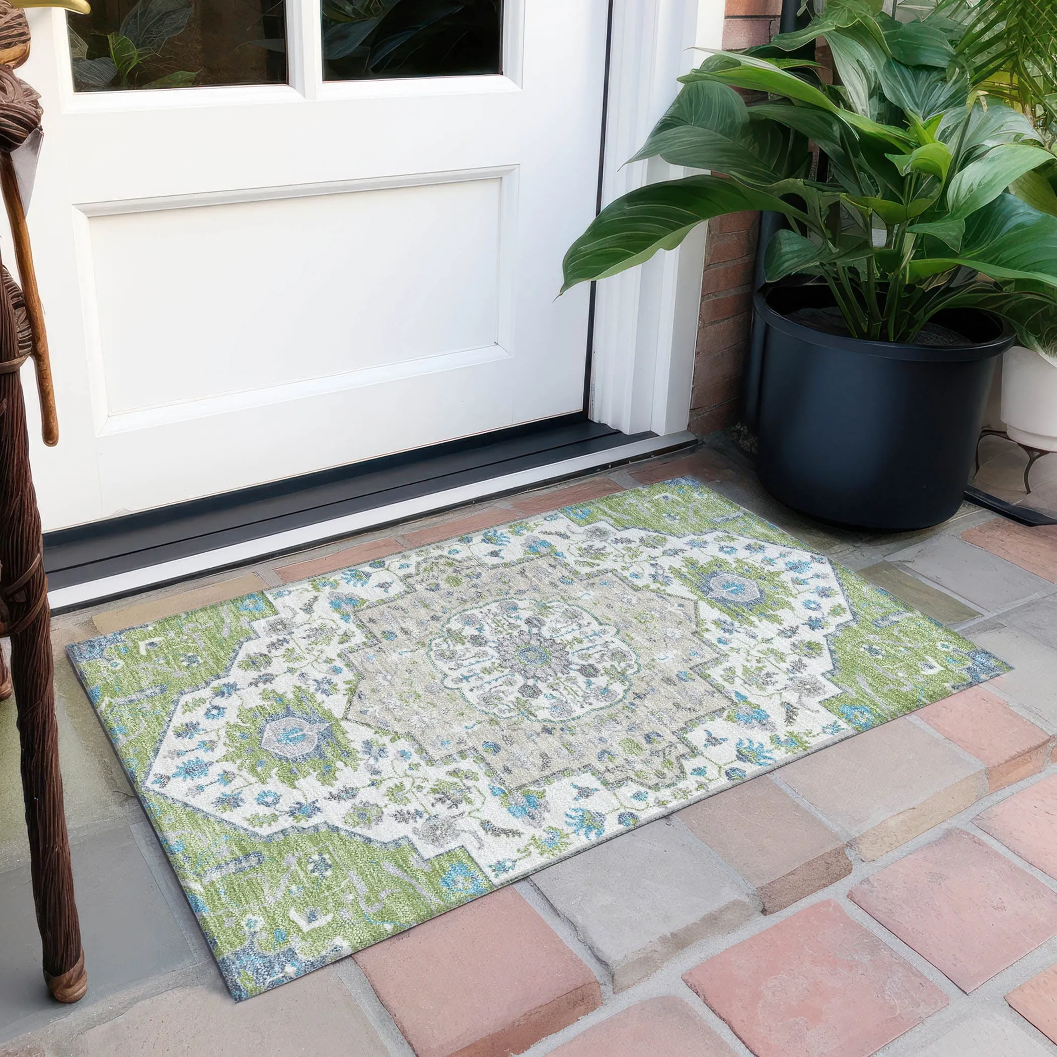 Machine Washable Indoor/ Outdoor Traditional Medallion Chantille Rug