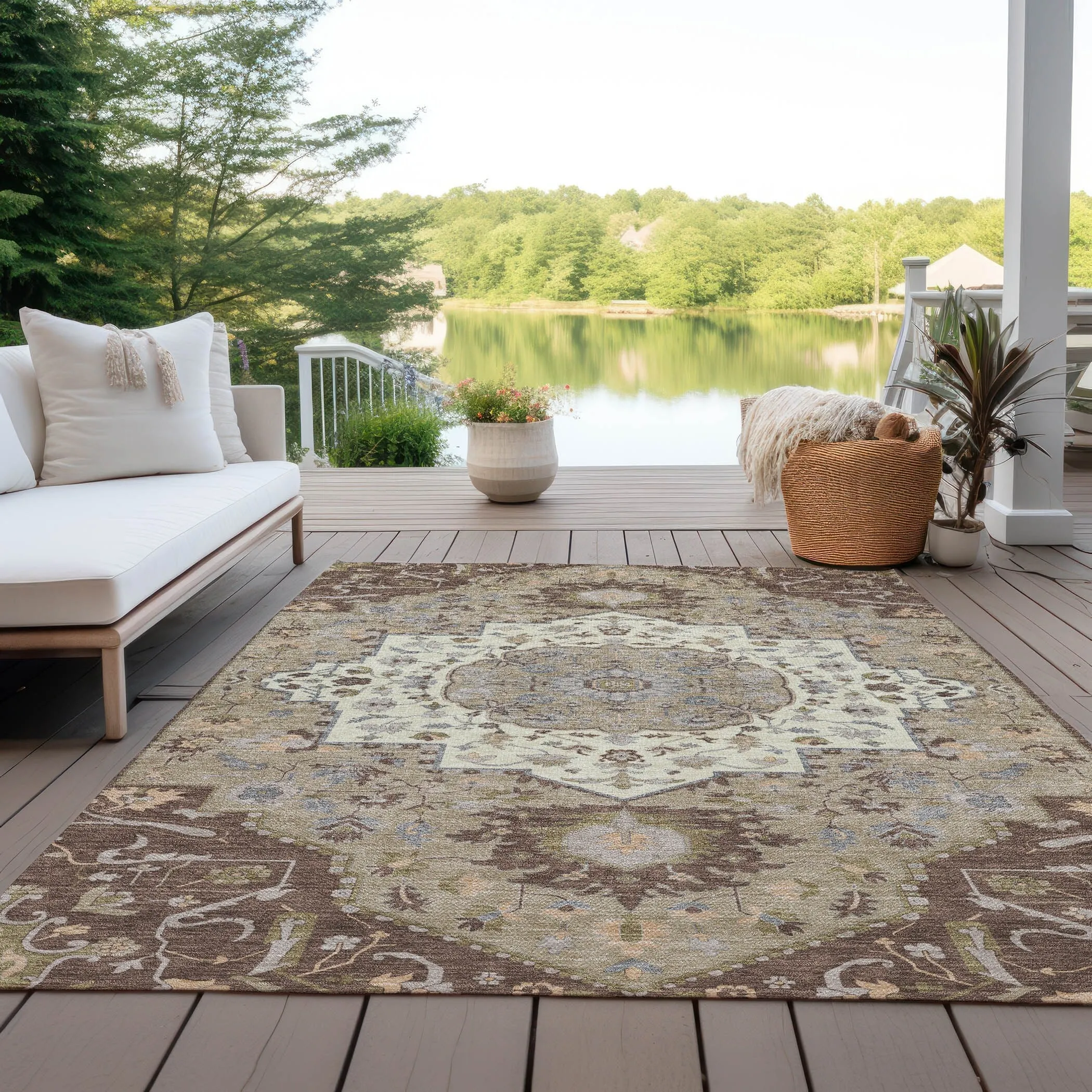 Machine Washable Indoor/ Outdoor Traditional Medallion Chantille Rug