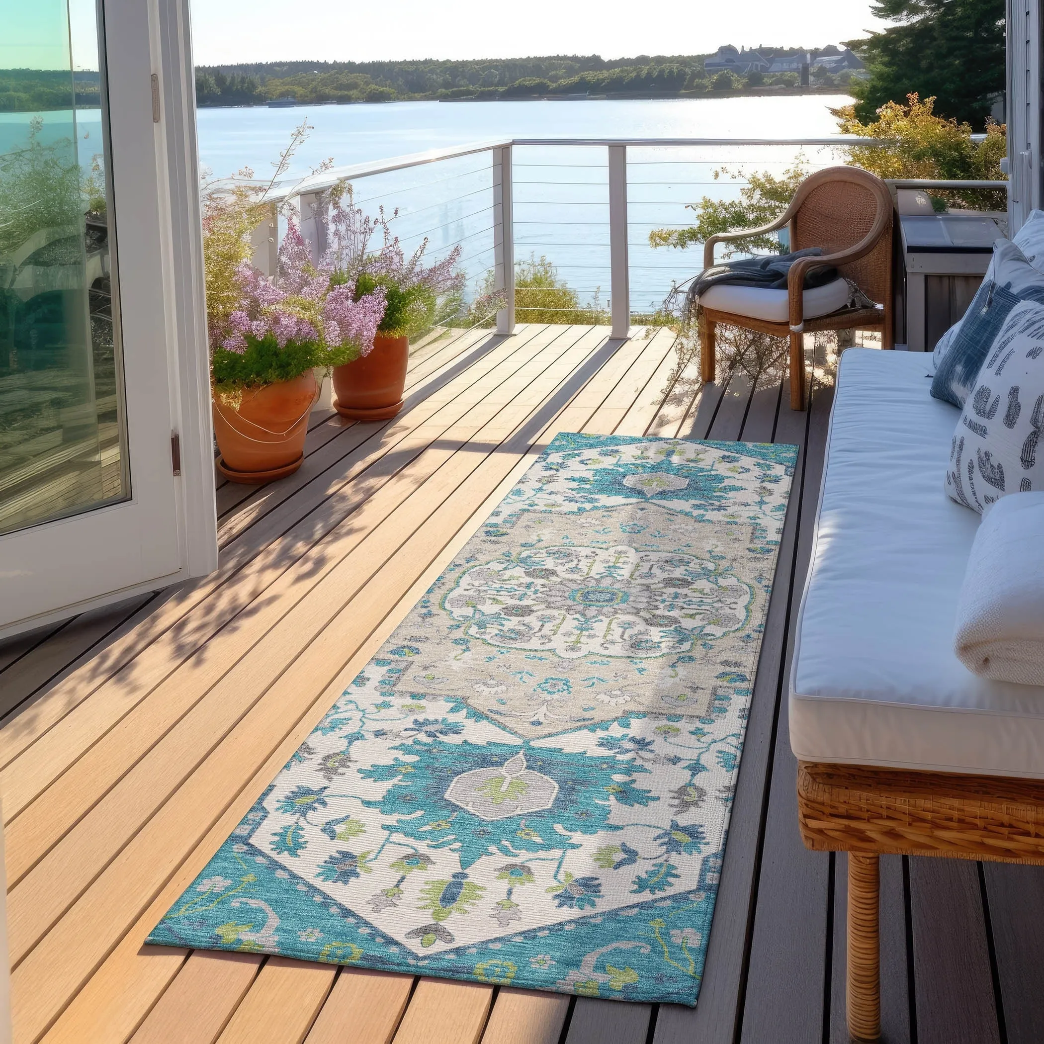 Machine Washable Indoor/ Outdoor Traditional Medallion Chantille Rug