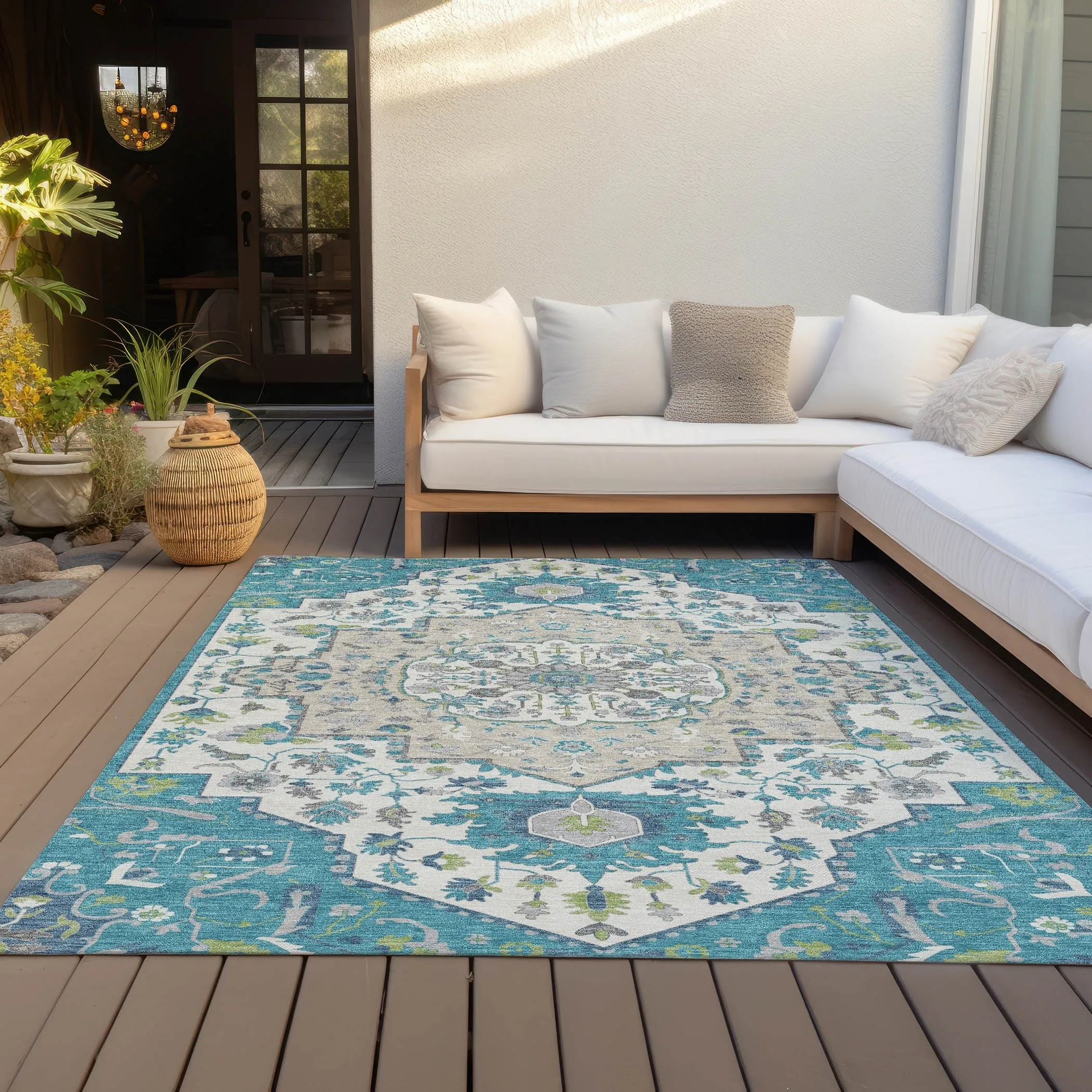 Machine Washable Indoor/ Outdoor Traditional Medallion Chantille Rug