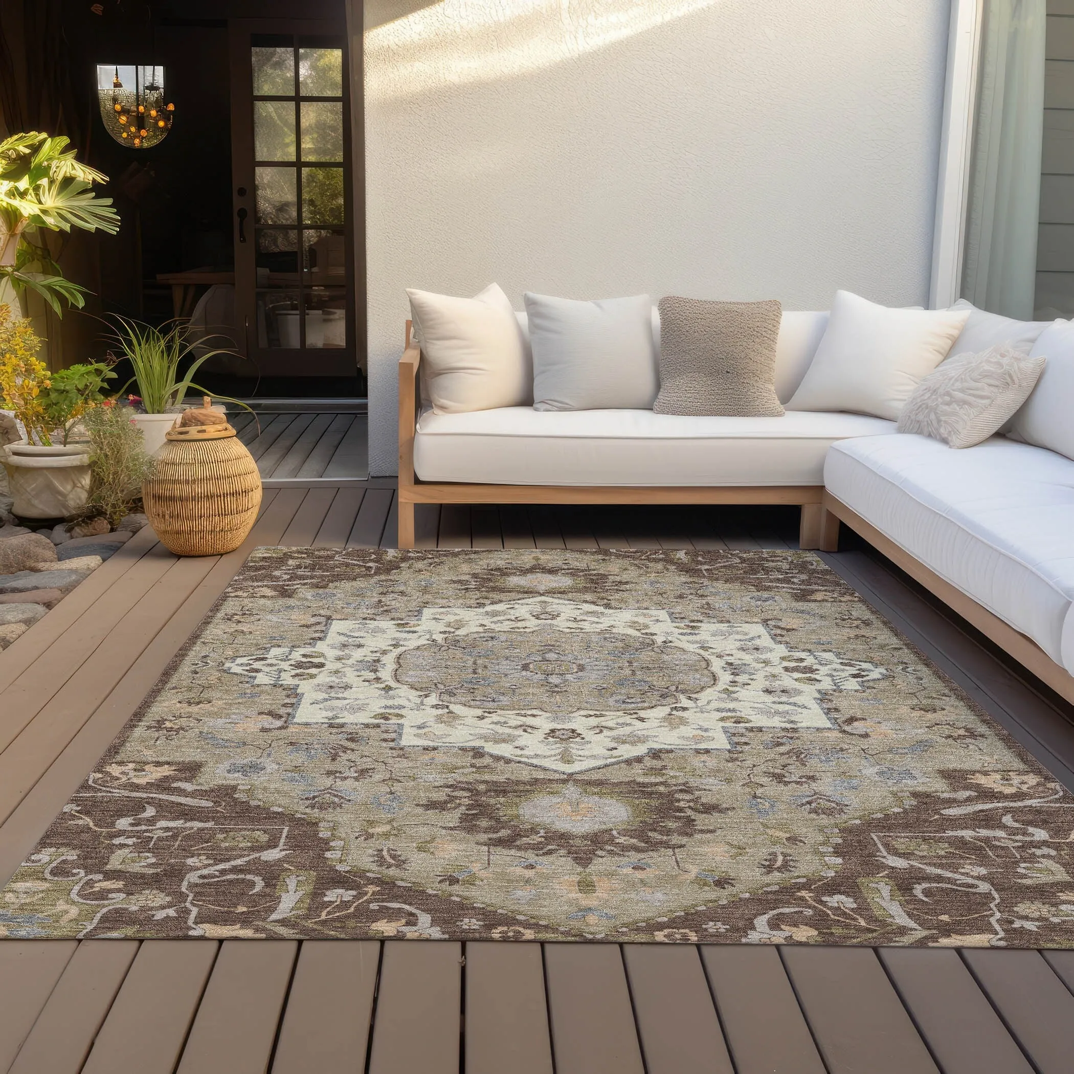 Machine Washable Indoor/ Outdoor Traditional Medallion Chantille Rug