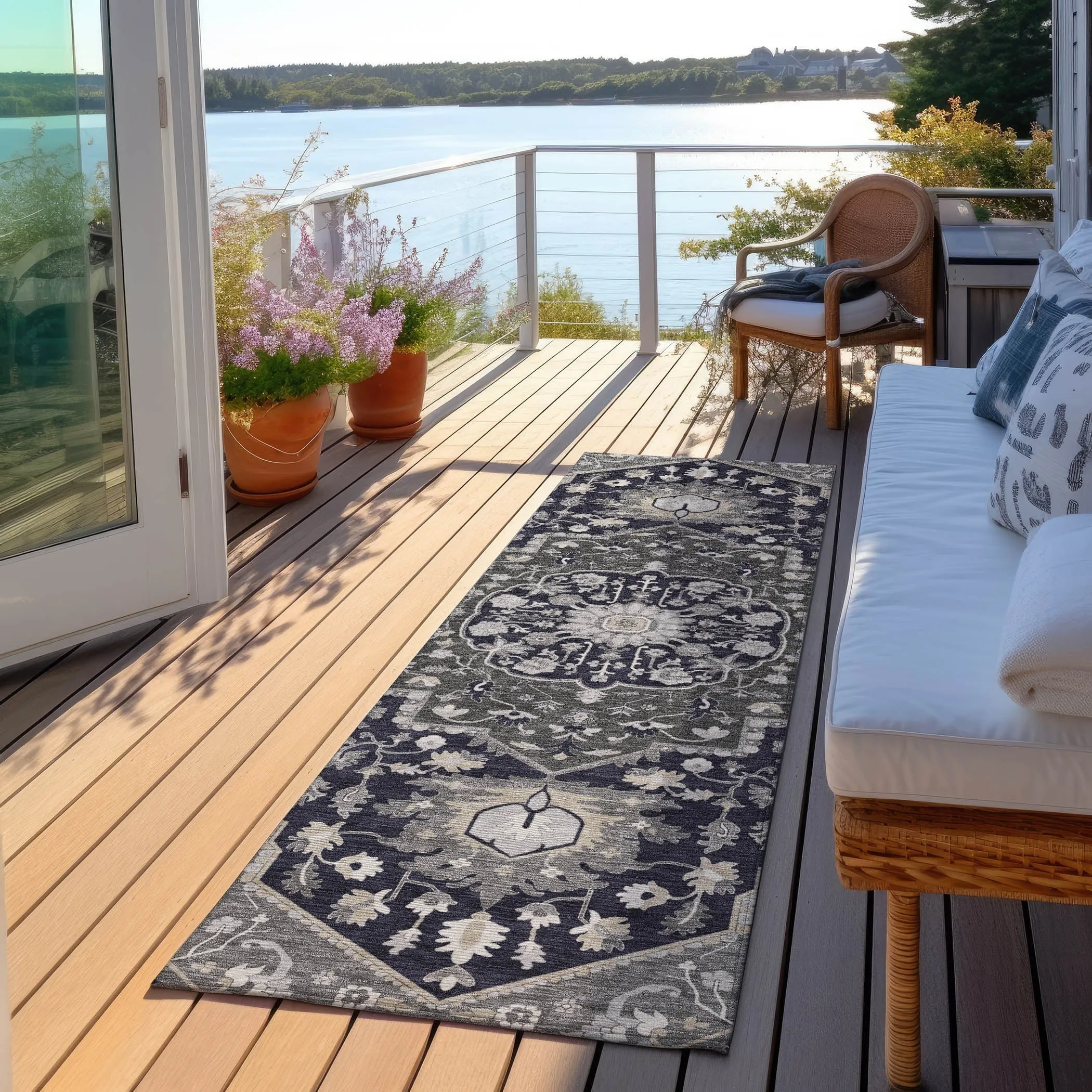 Machine Washable Indoor/ Outdoor Traditional Medallion Chantille Rug