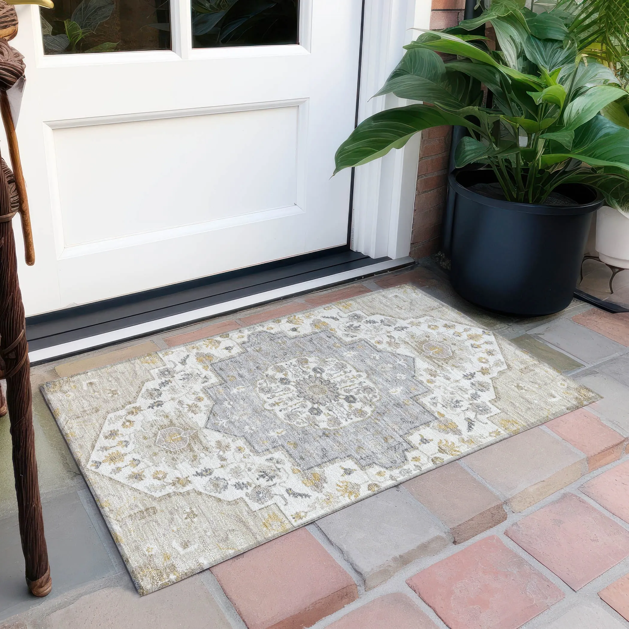 Machine Washable Indoor/ Outdoor Traditional Medallion Chantille Rug