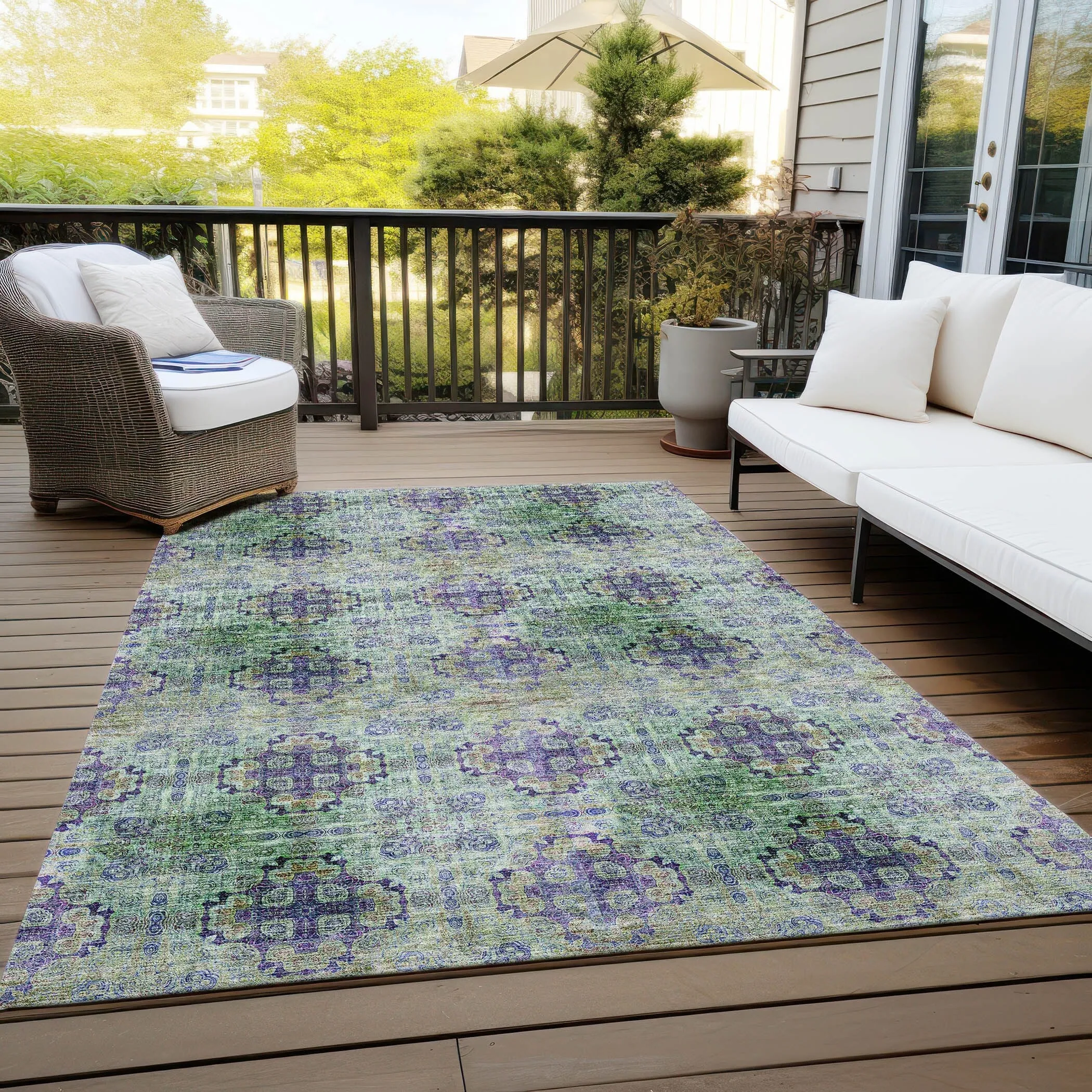 Machine Washable Indoor/ Outdoor Vintage Medallions Chantille Rug