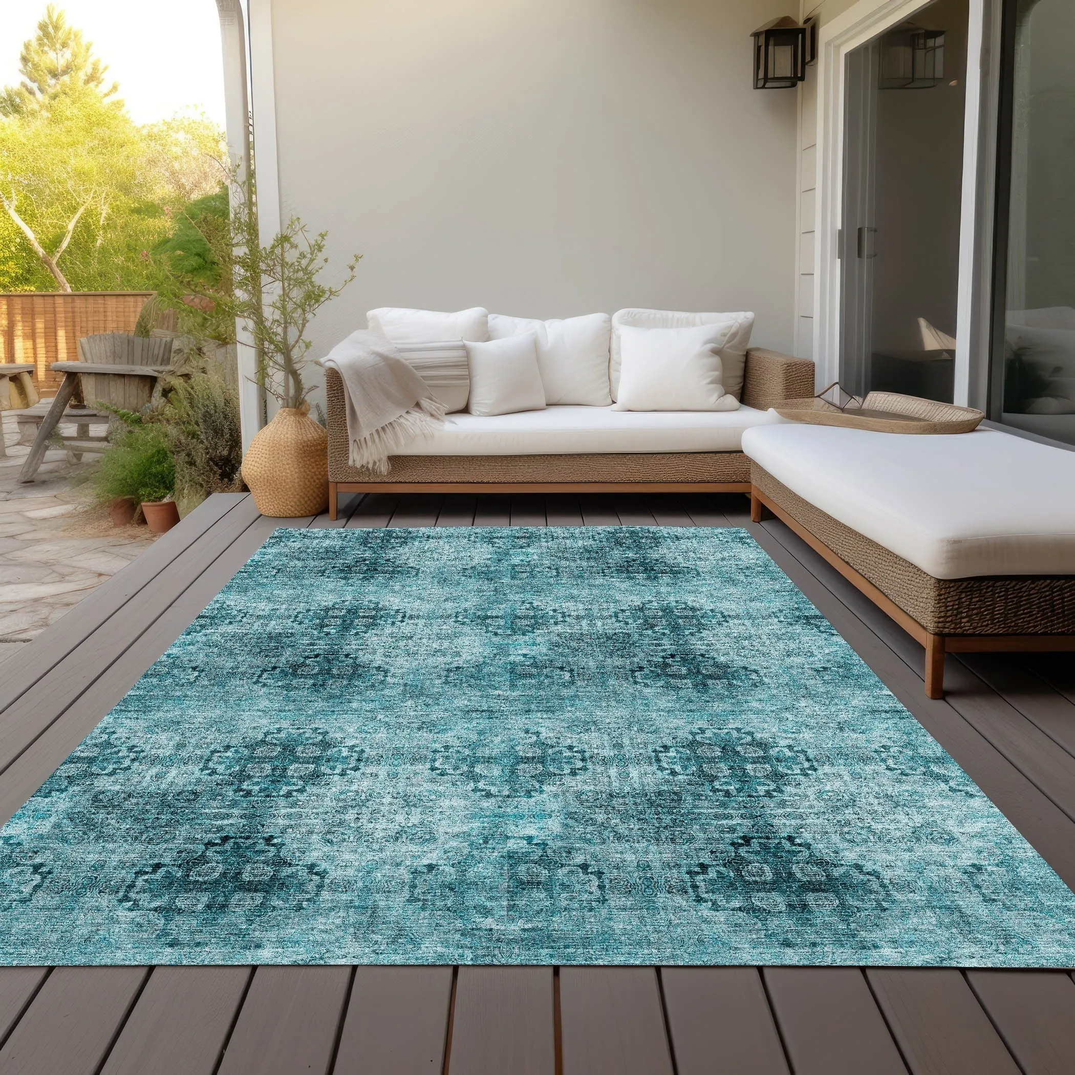 Machine Washable Indoor/ Outdoor Vintage Medallions Chantille Rug