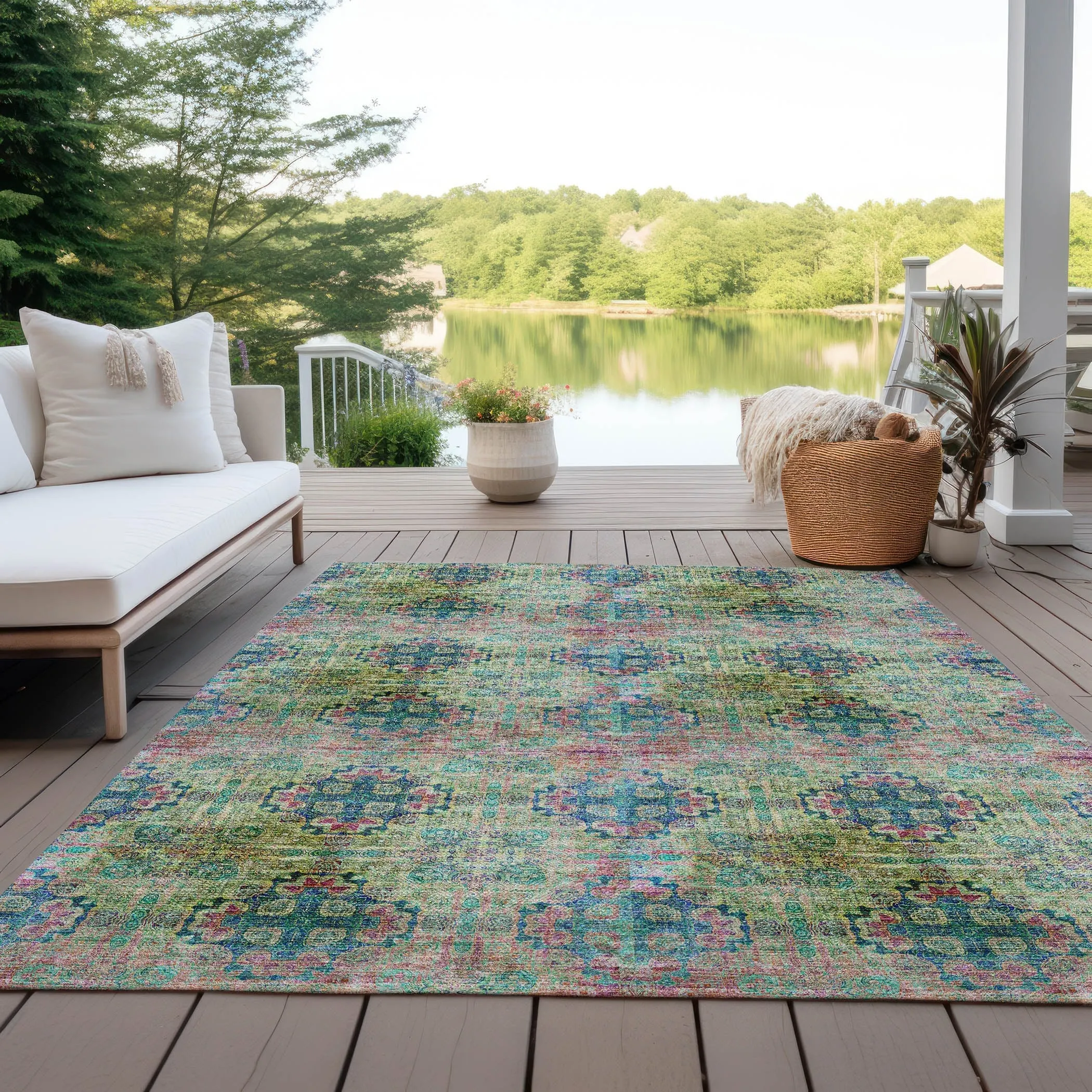Machine Washable Indoor/ Outdoor Vintage Medallions Chantille Rug