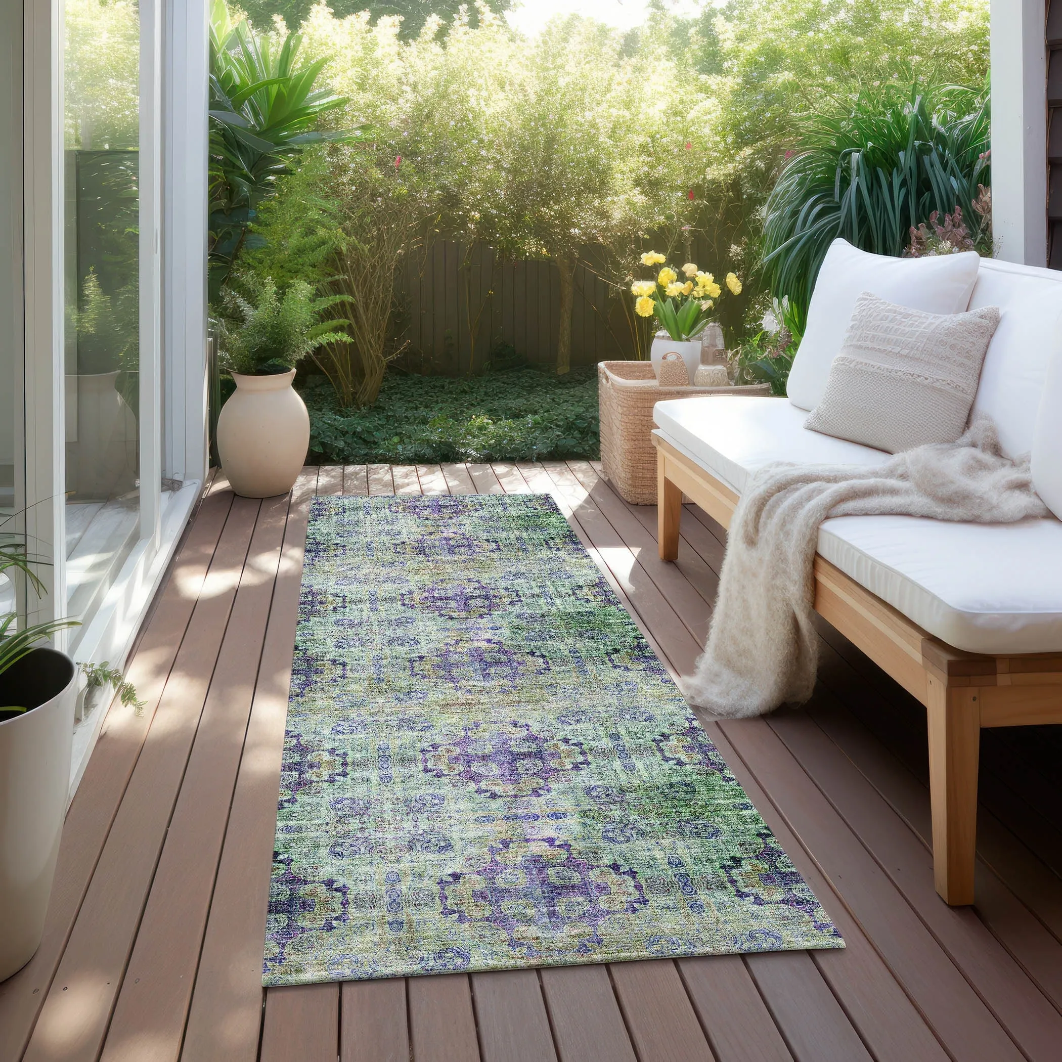 Machine Washable Indoor/ Outdoor Vintage Medallions Chantille Rug