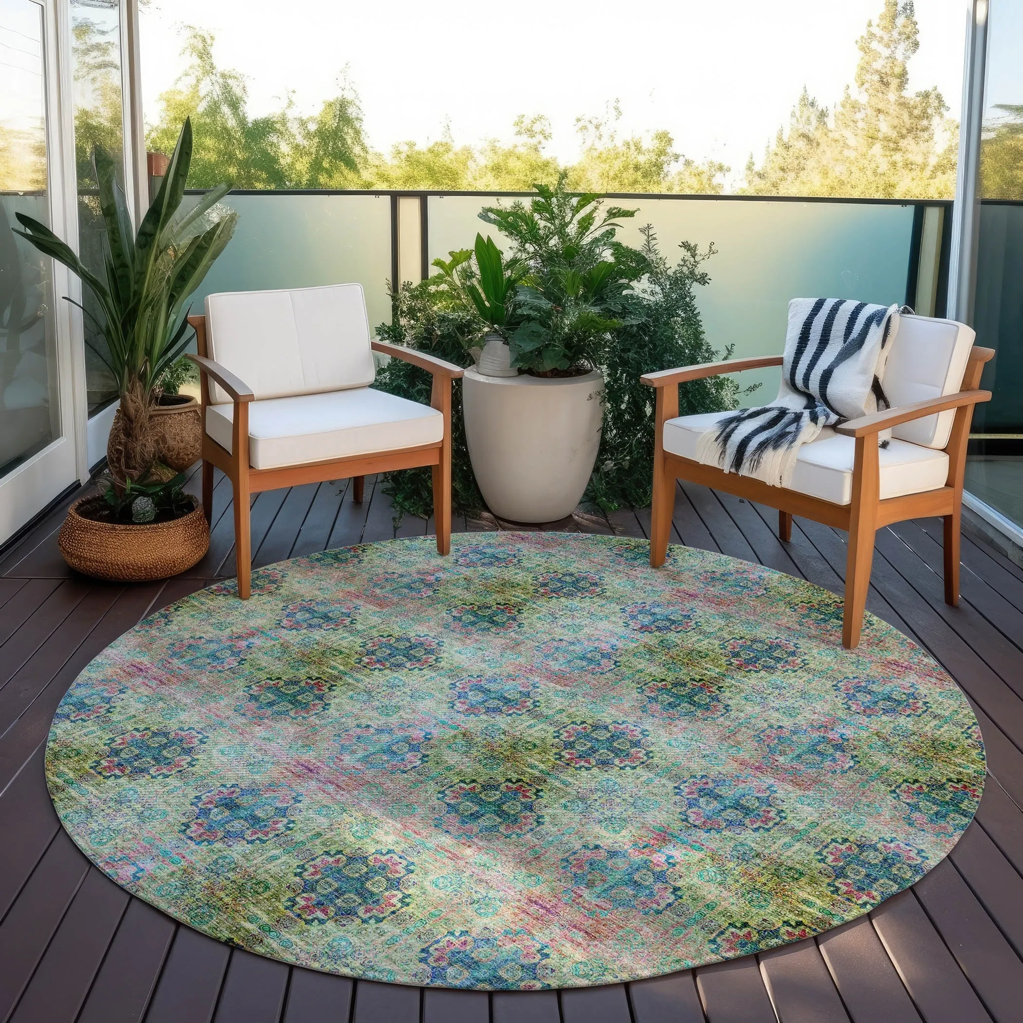 Machine Washable Indoor/ Outdoor Vintage Medallions Chantille Rug