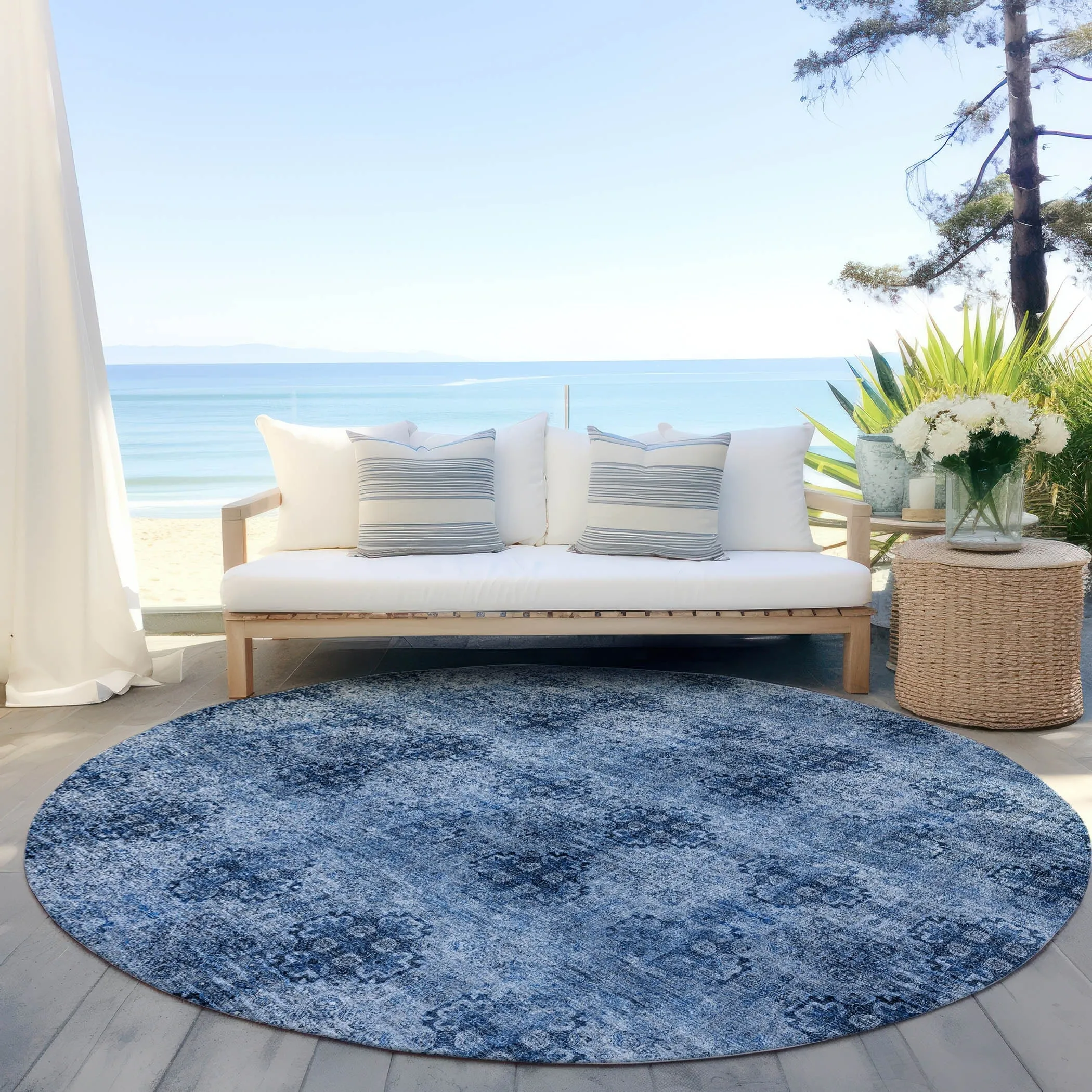 Machine Washable Indoor/ Outdoor Vintage Medallions Chantille Rug