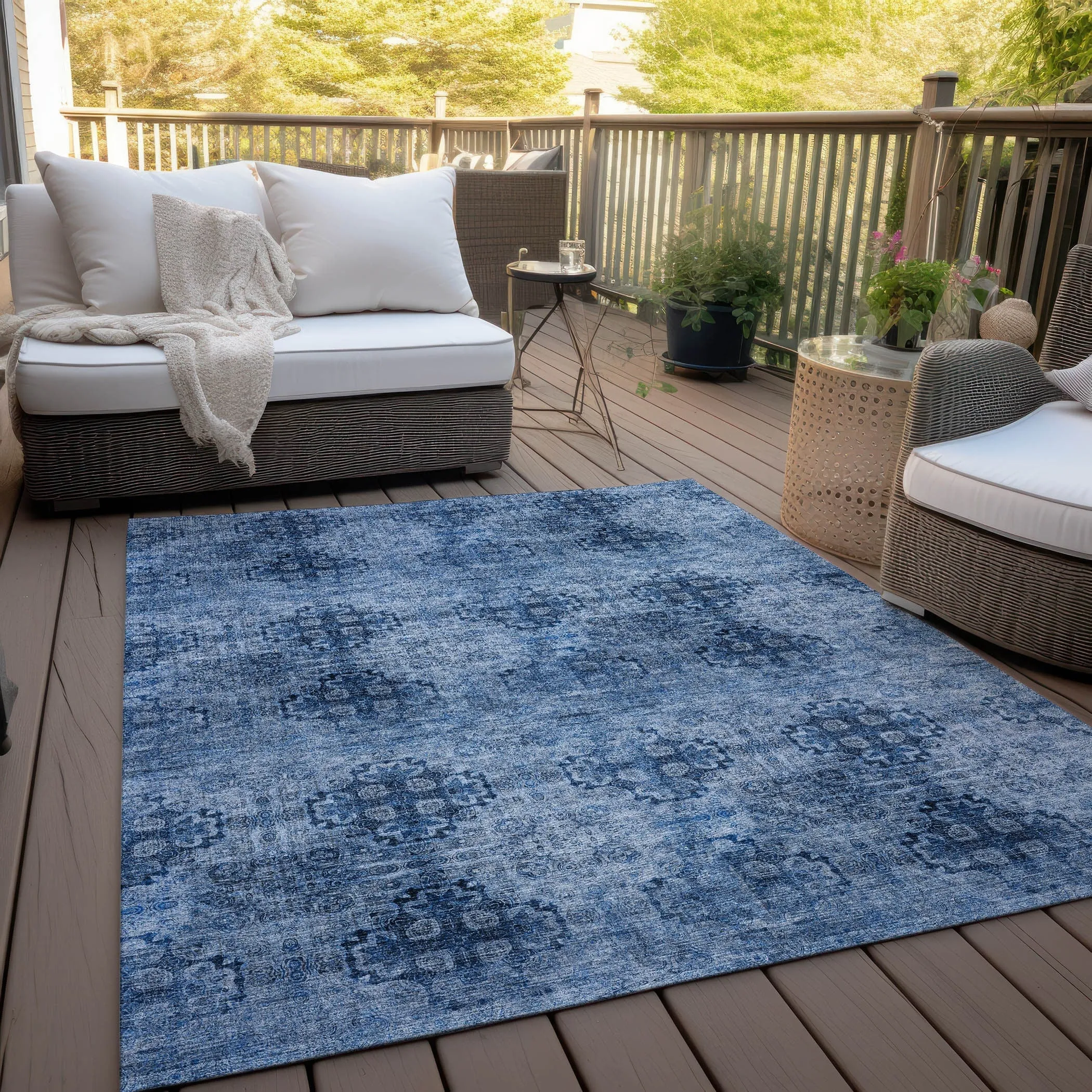 Machine Washable Indoor/ Outdoor Vintage Medallions Chantille Rug