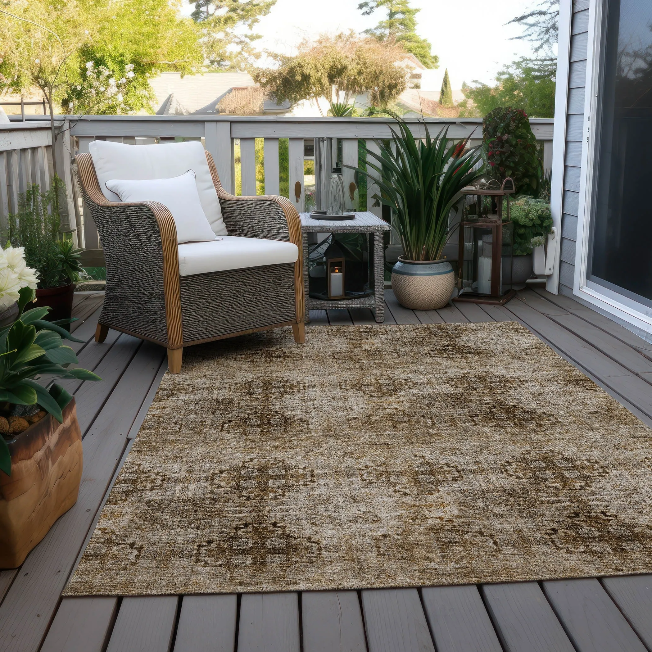 Machine Washable Indoor/ Outdoor Vintage Medallions Chantille Rug