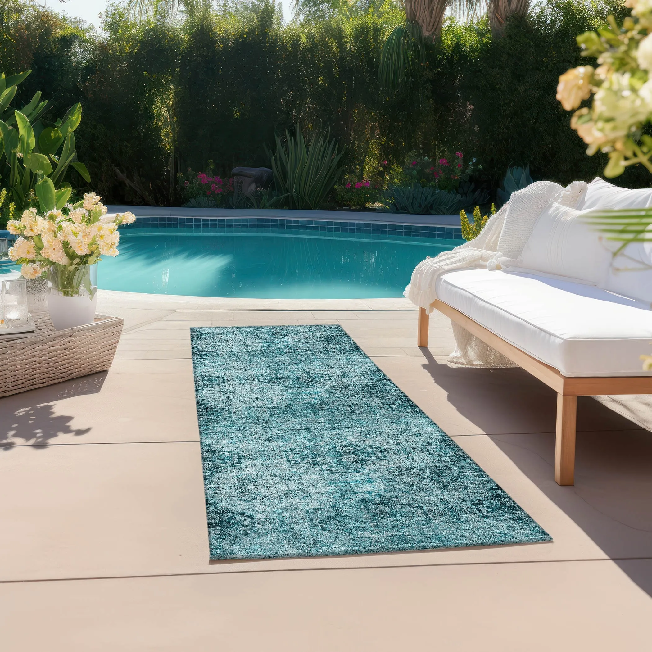 Machine Washable Indoor/ Outdoor Vintage Medallions Chantille Rug