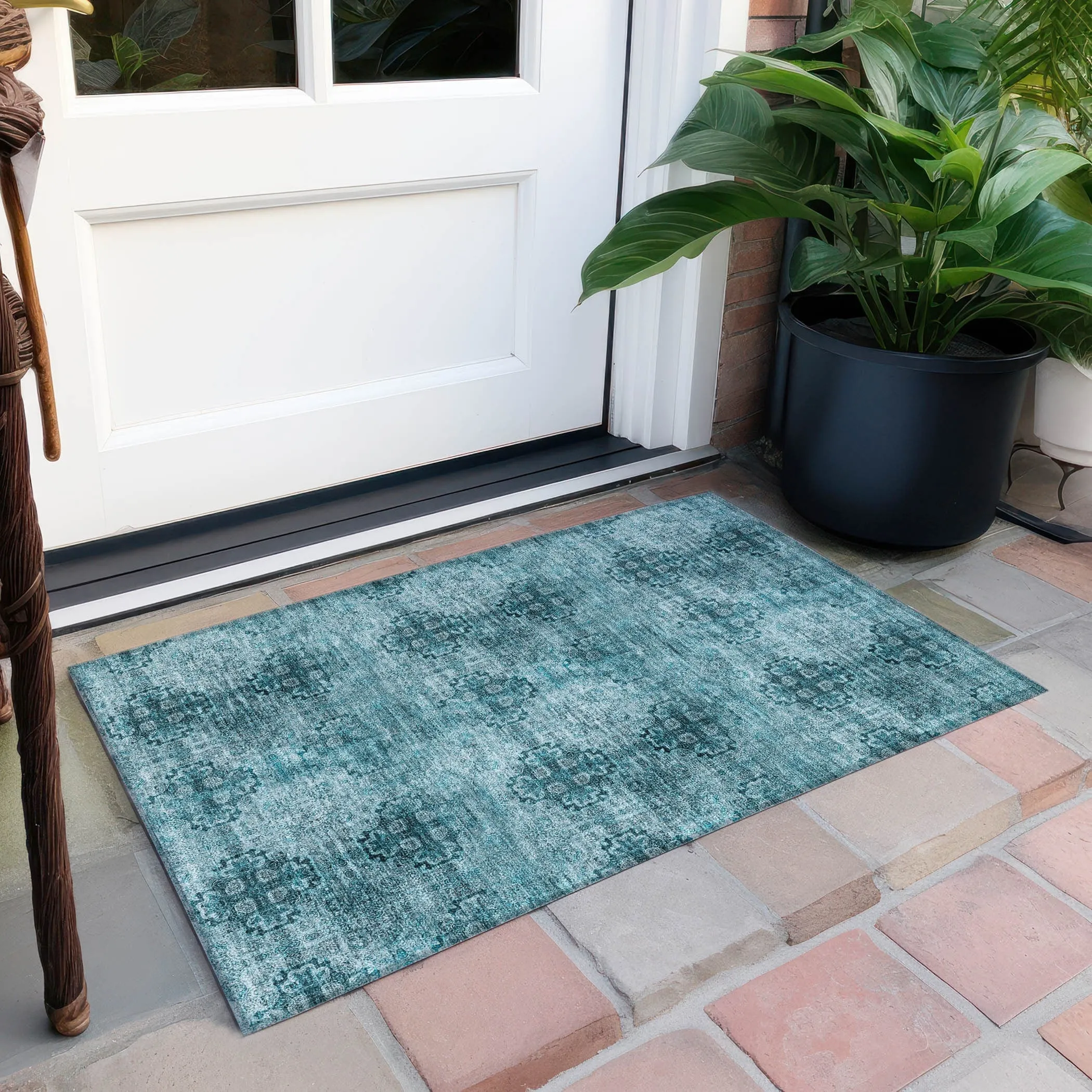 Machine Washable Indoor/ Outdoor Vintage Medallions Chantille Rug