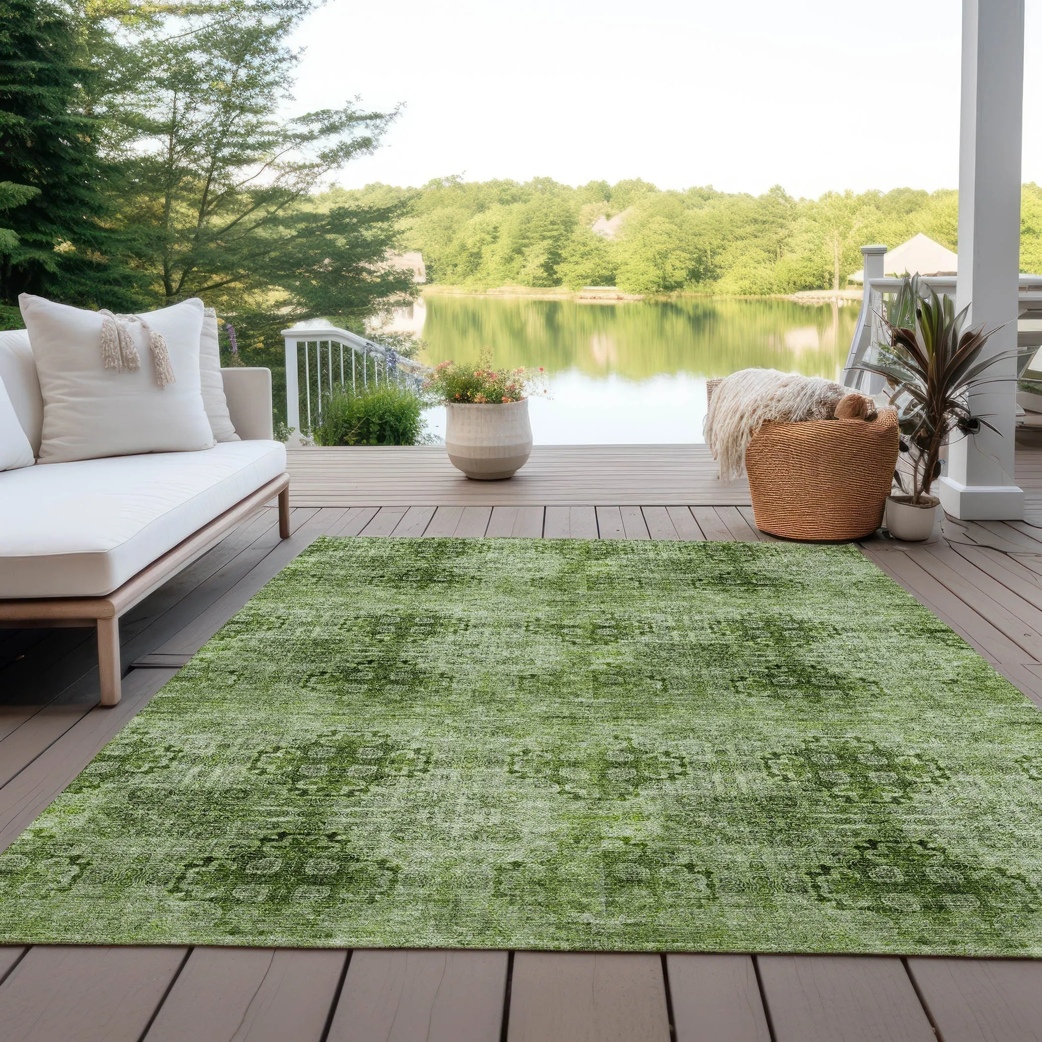 Machine Washable Indoor/ Outdoor Vintage Medallions Chantille Rug