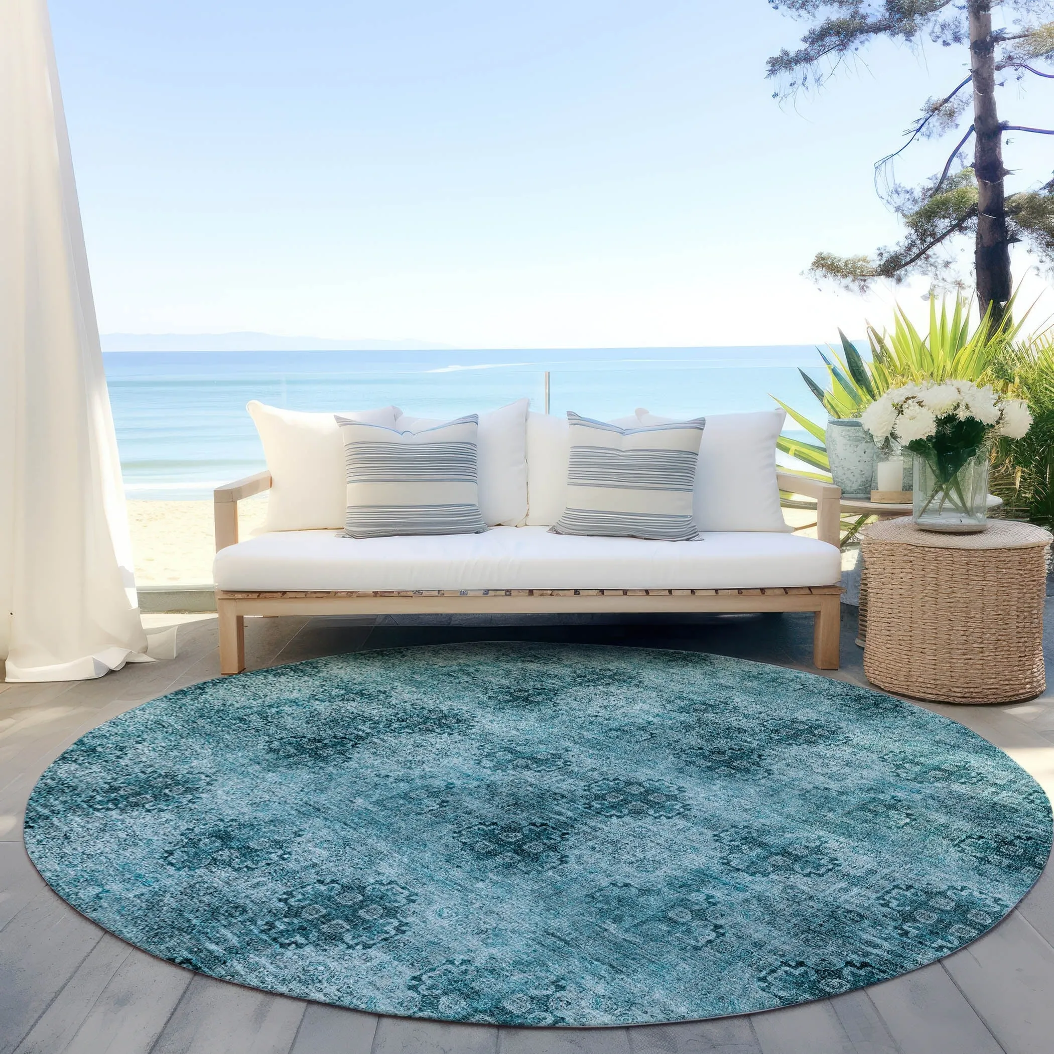 Machine Washable Indoor/ Outdoor Vintage Medallions Chantille Rug