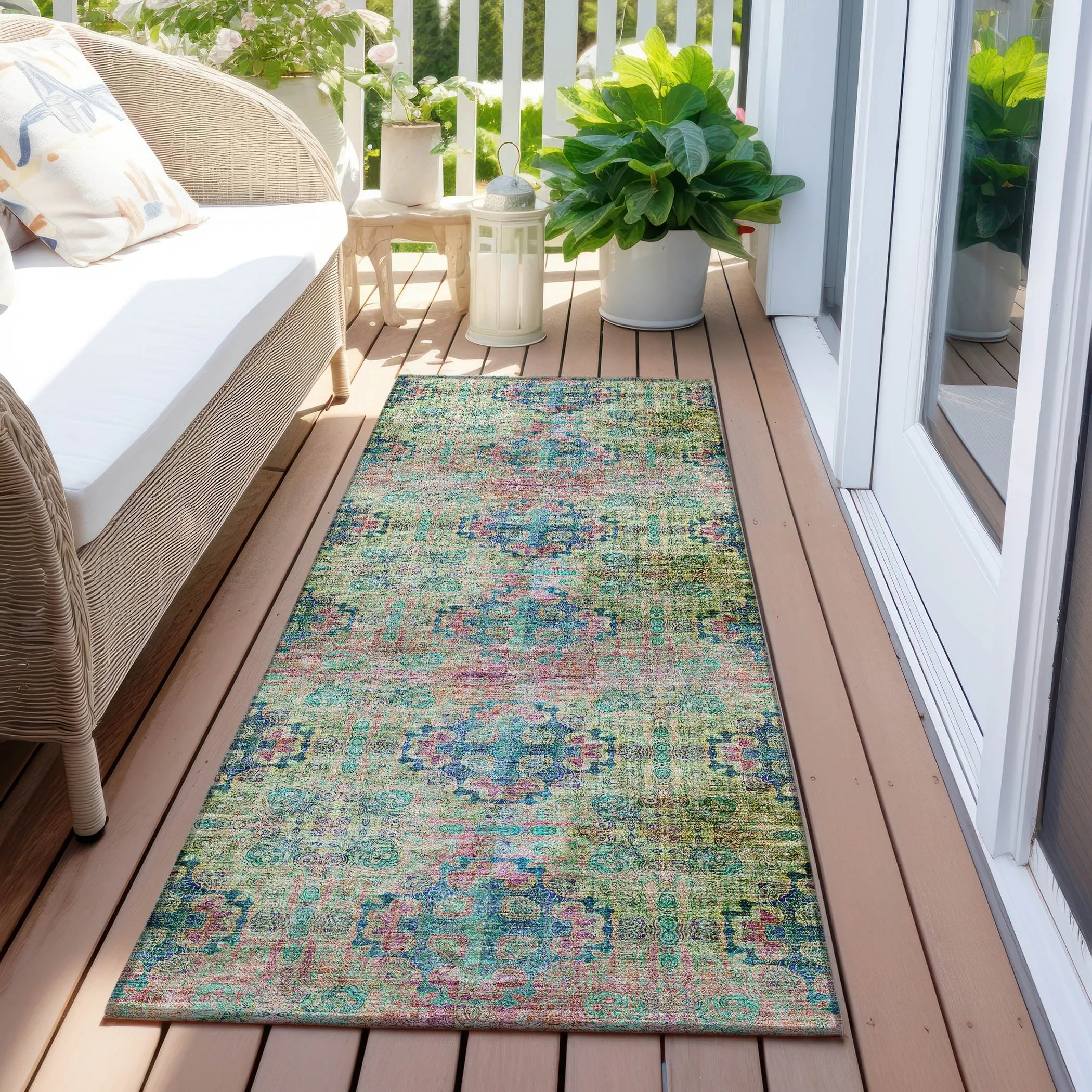 Machine Washable Indoor/ Outdoor Vintage Medallions Chantille Rug