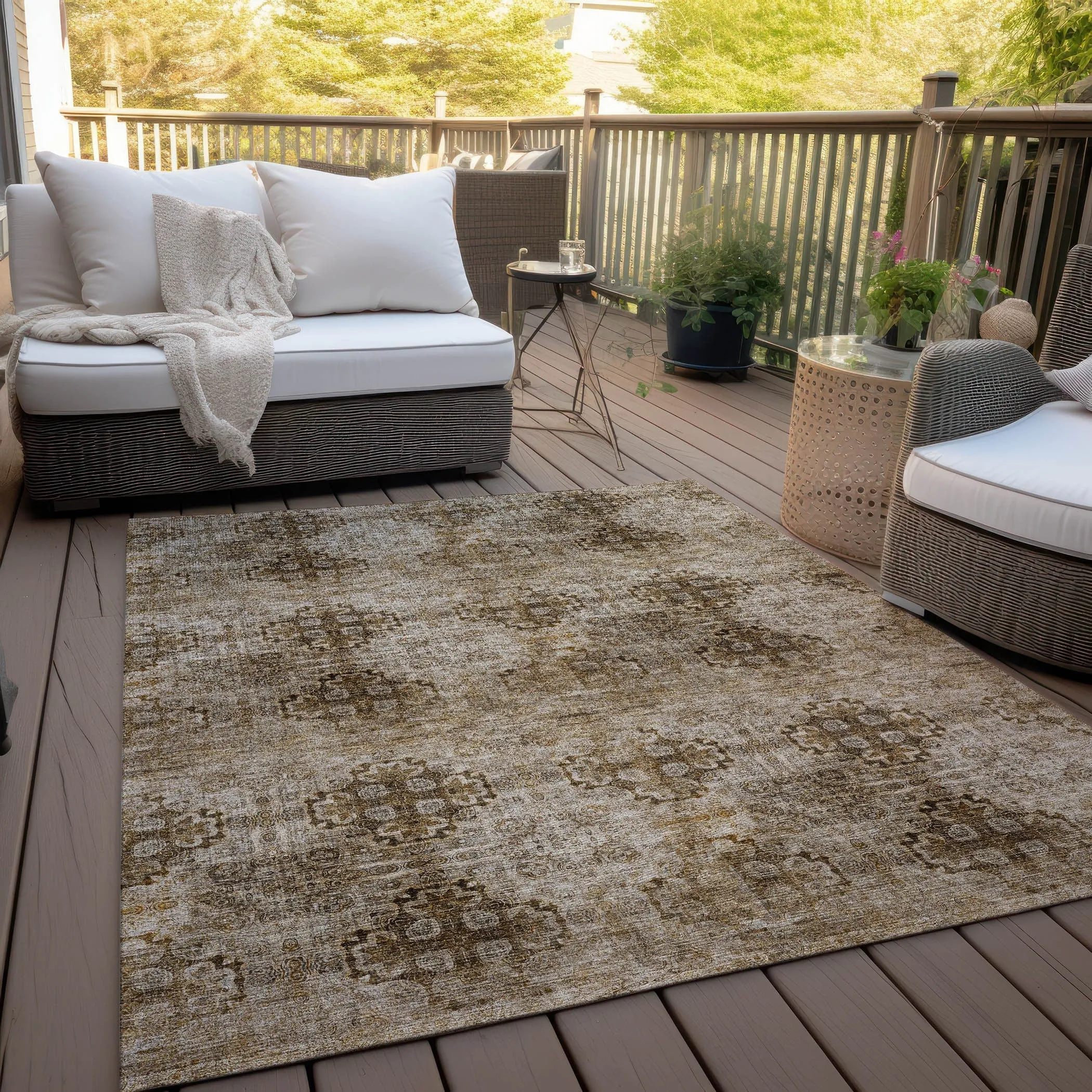 Machine Washable Indoor/ Outdoor Vintage Medallions Chantille Rug