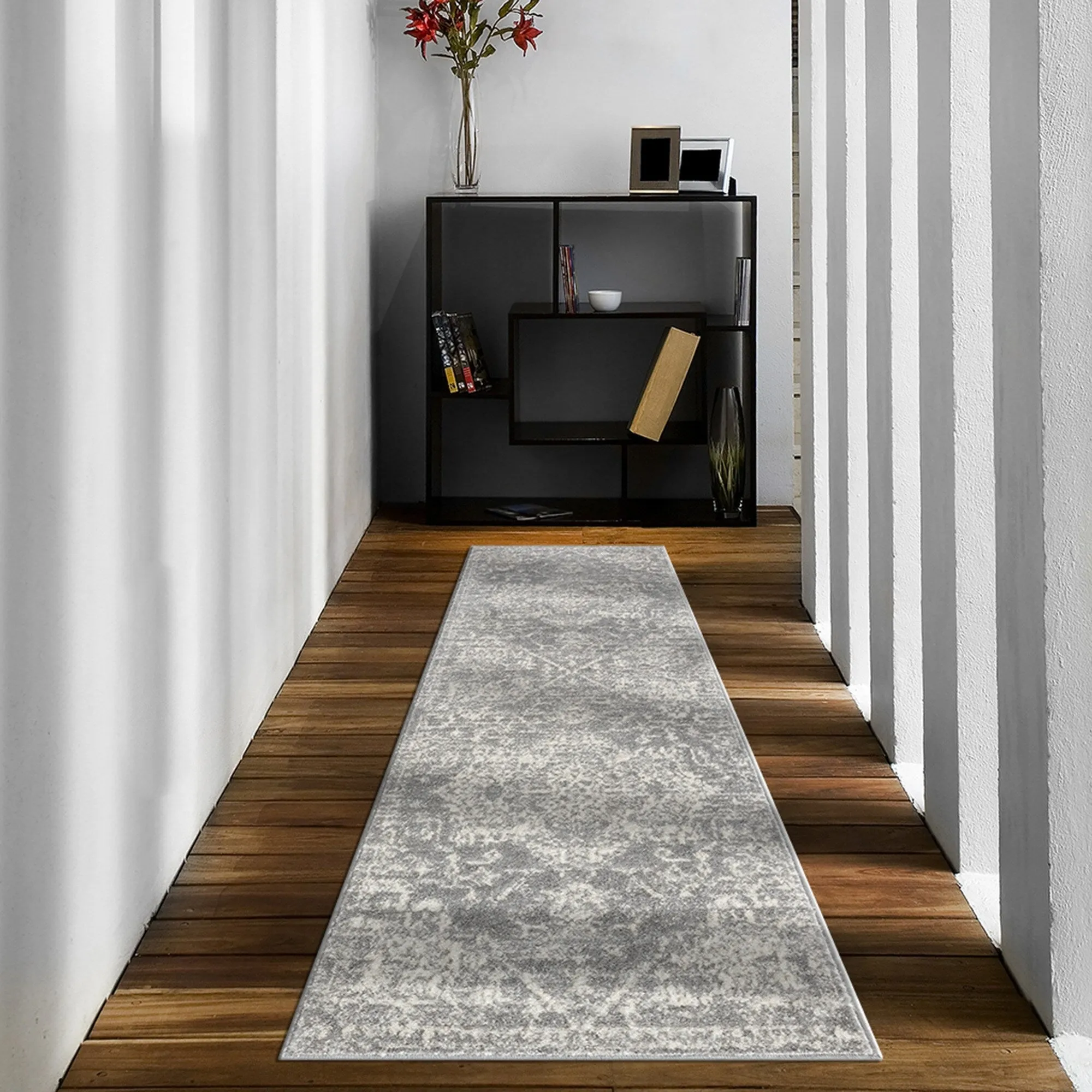 Madison Park Caroline Distressed Medallion Woven Area Rug
