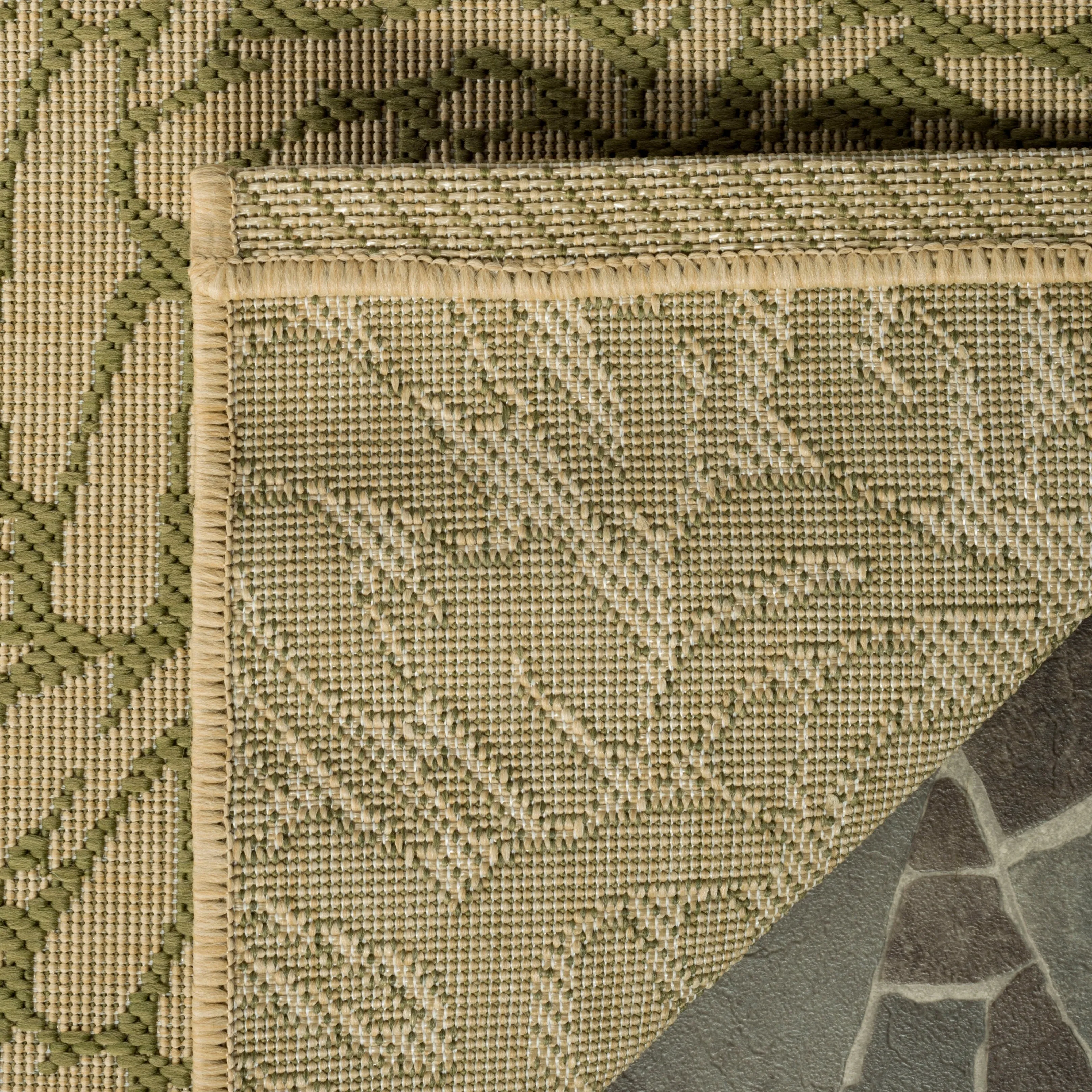 Martha Stewart by SAFAVIEH Chrysanthemum Indoor/ Outdoor Waterproof Rug
