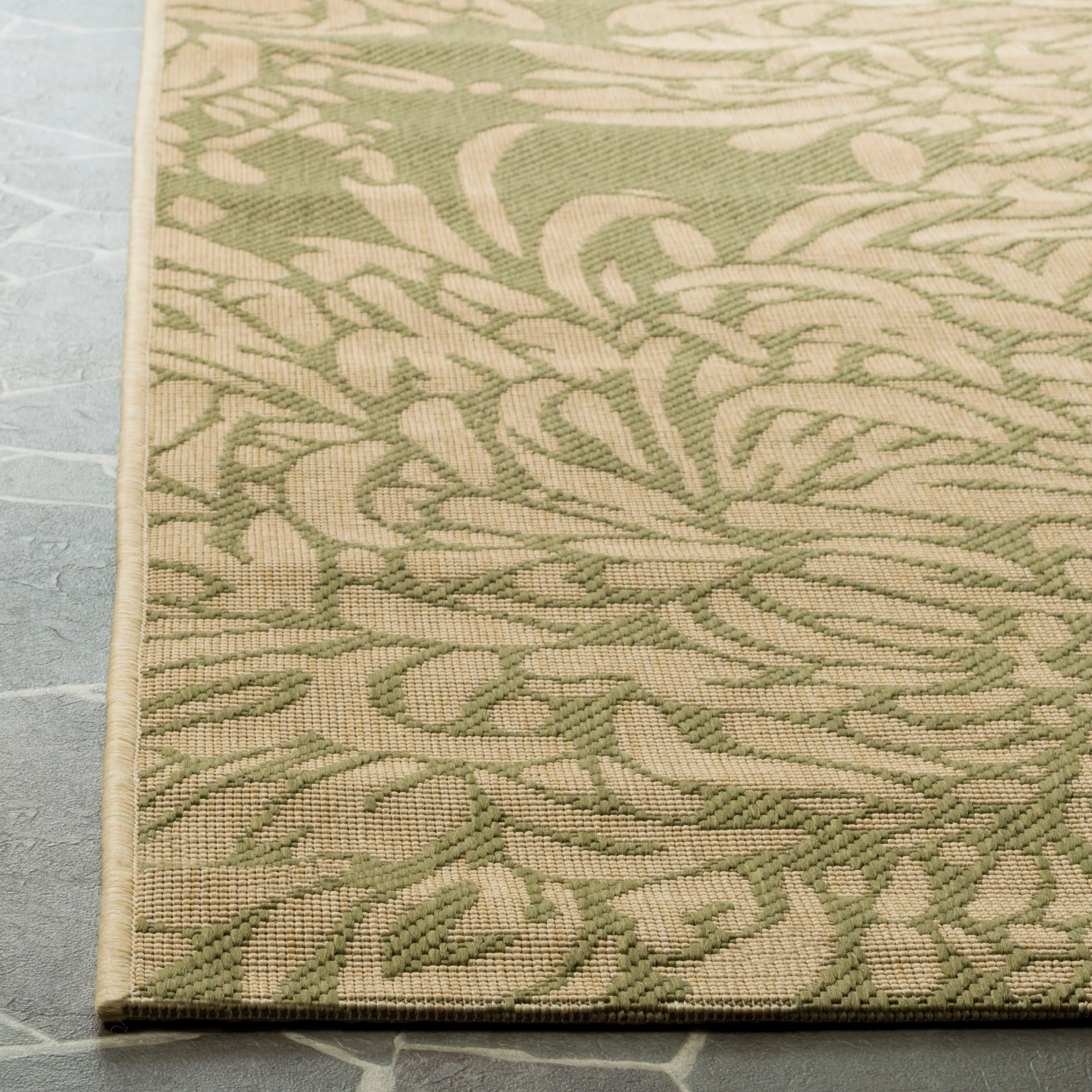 Martha Stewart by SAFAVIEH Chrysanthemum Indoor/ Outdoor Waterproof Rug