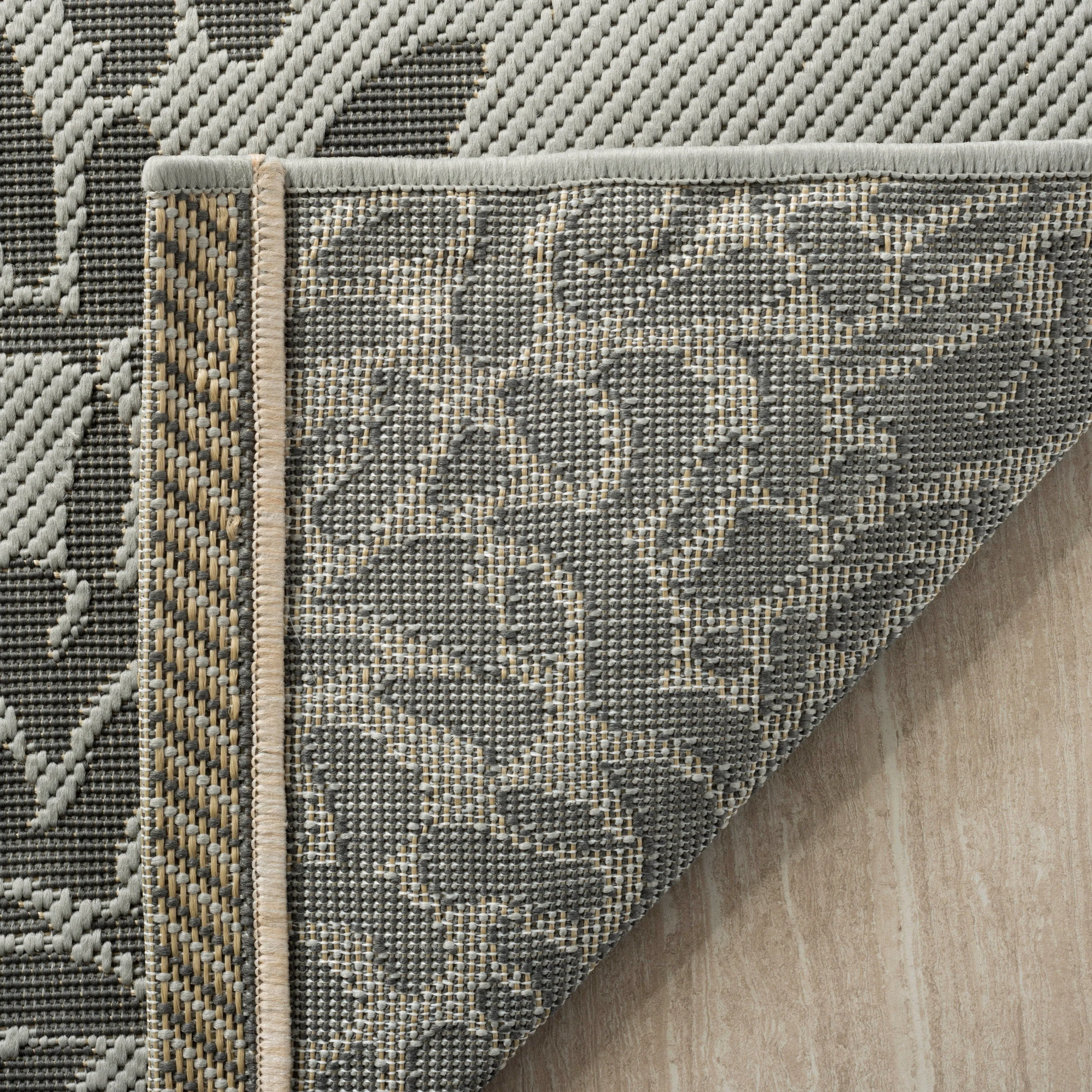 Martha Stewart by SAFAVIEH Chrysanthemum Indoor/ Outdoor Waterproof Rug