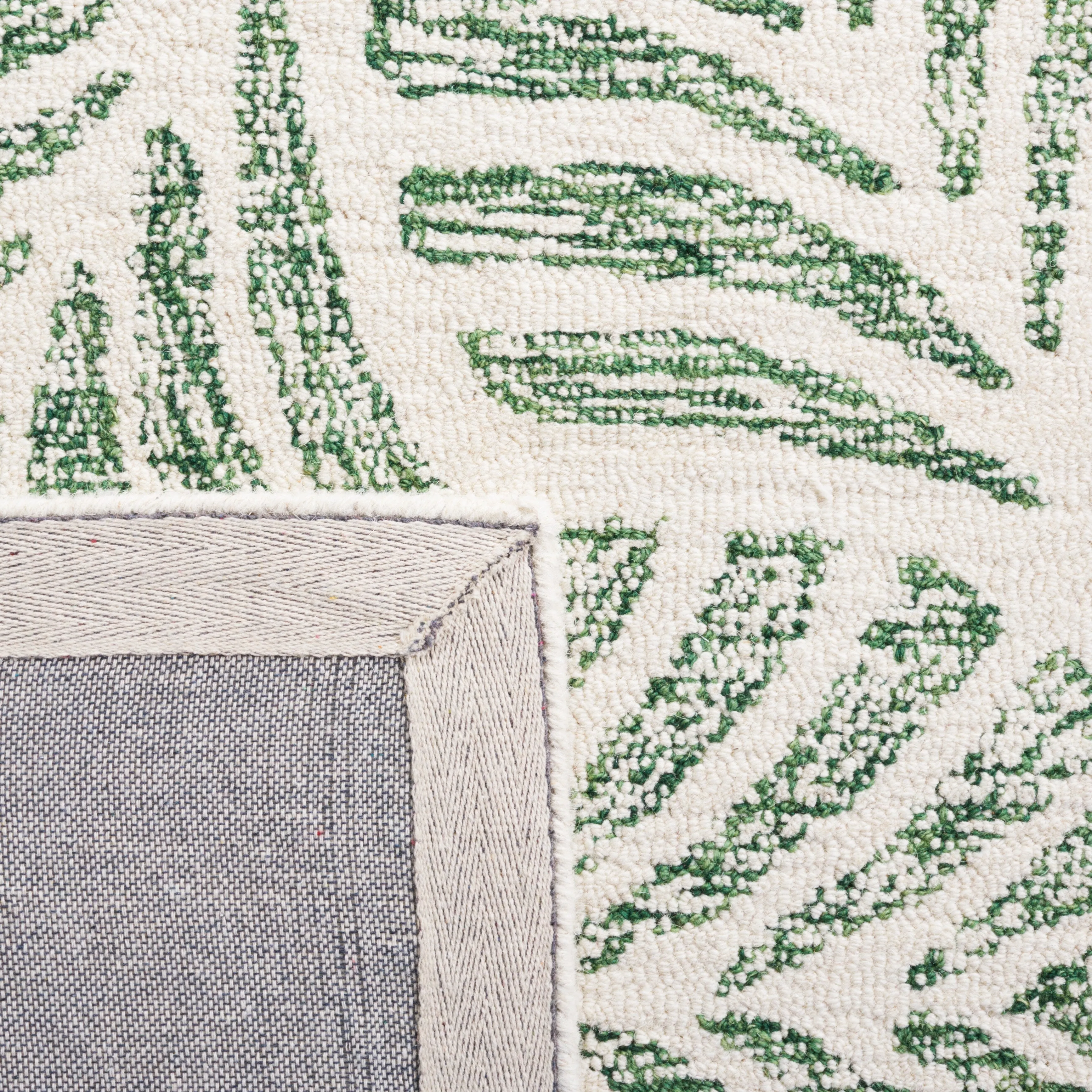 Martha Stewart by SAFAVIEH Handmade Samuela Wool Rug