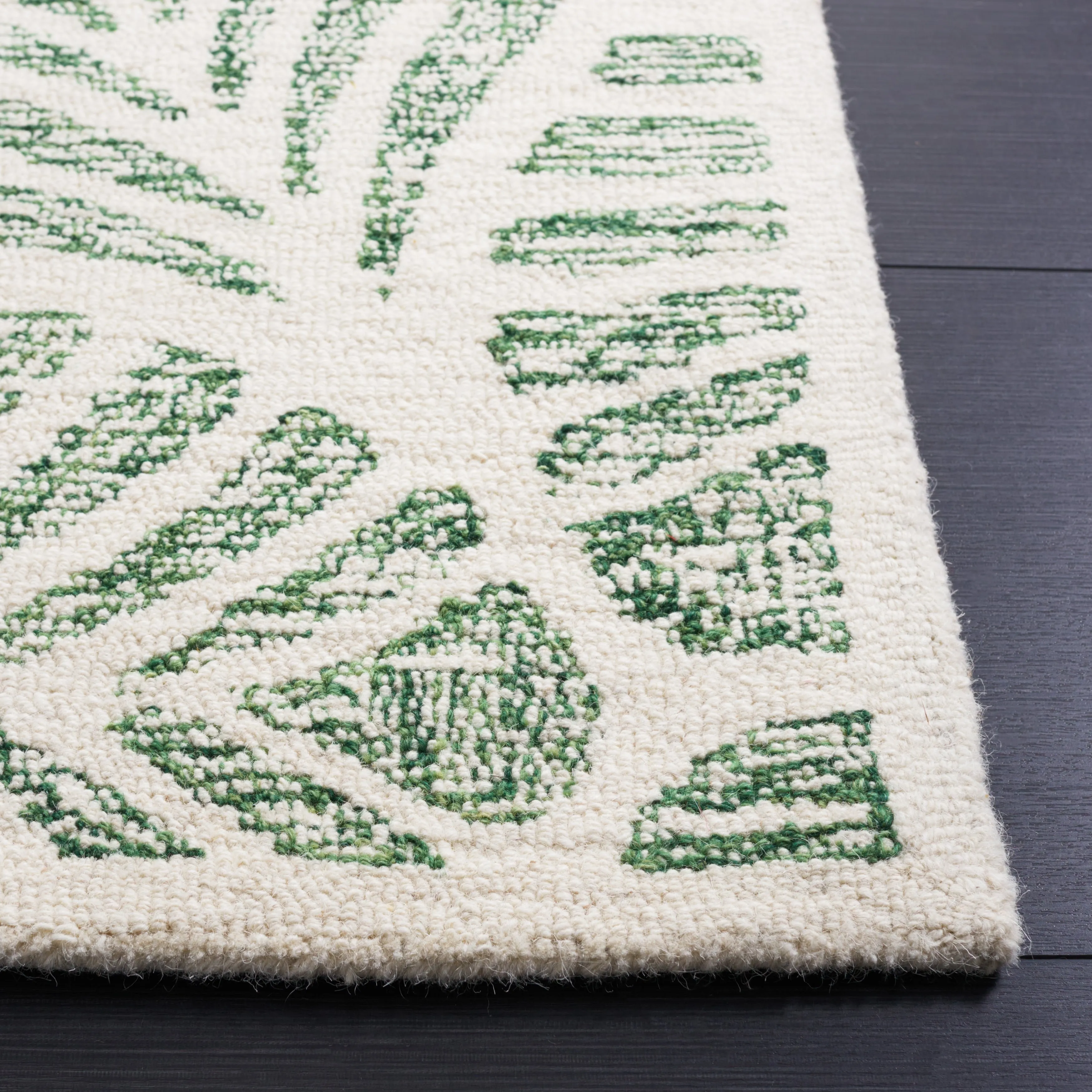 Martha Stewart by SAFAVIEH Handmade Samuela Wool Rug
