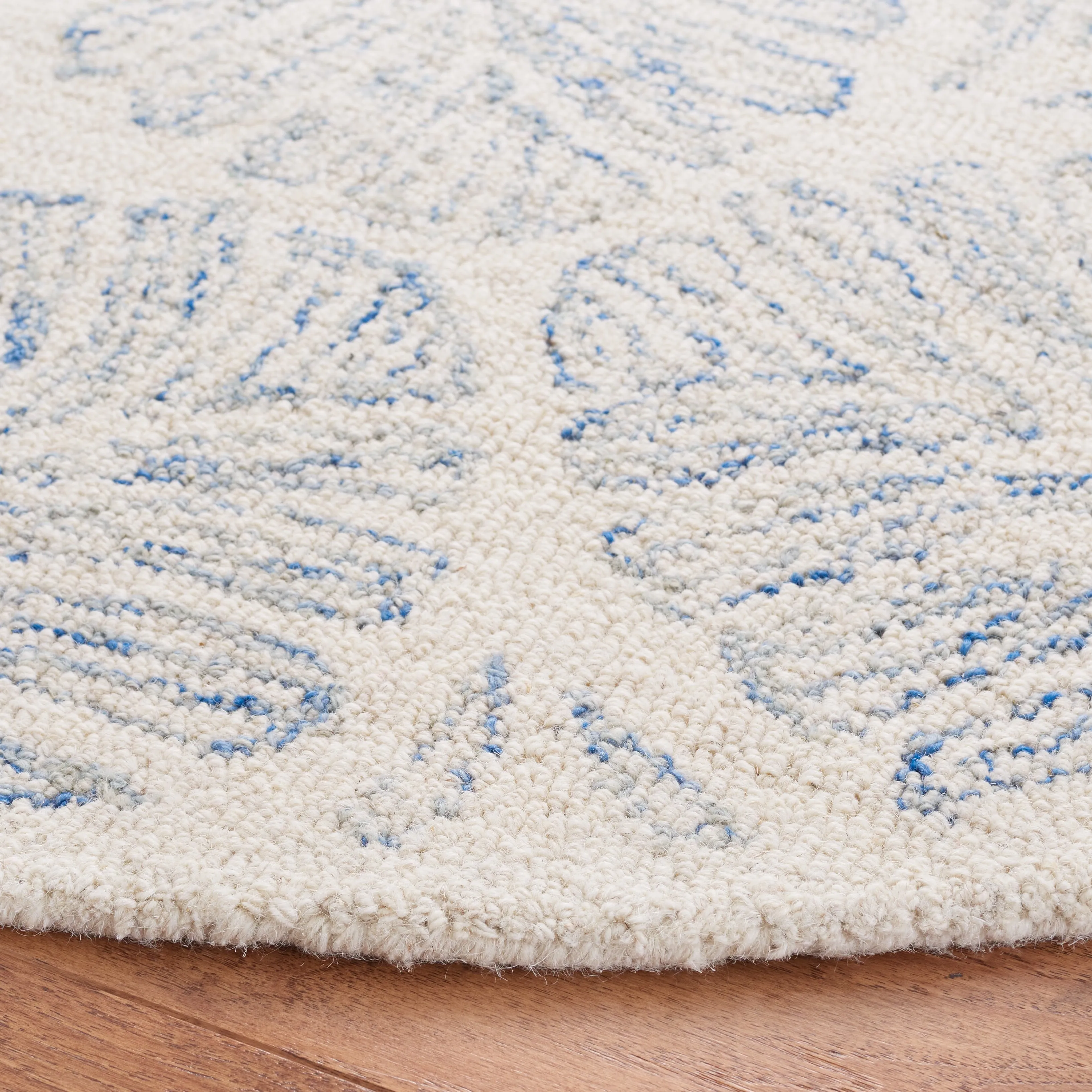 Martha Stewart by SAFAVIEH Handmade Samuela Wool Rug