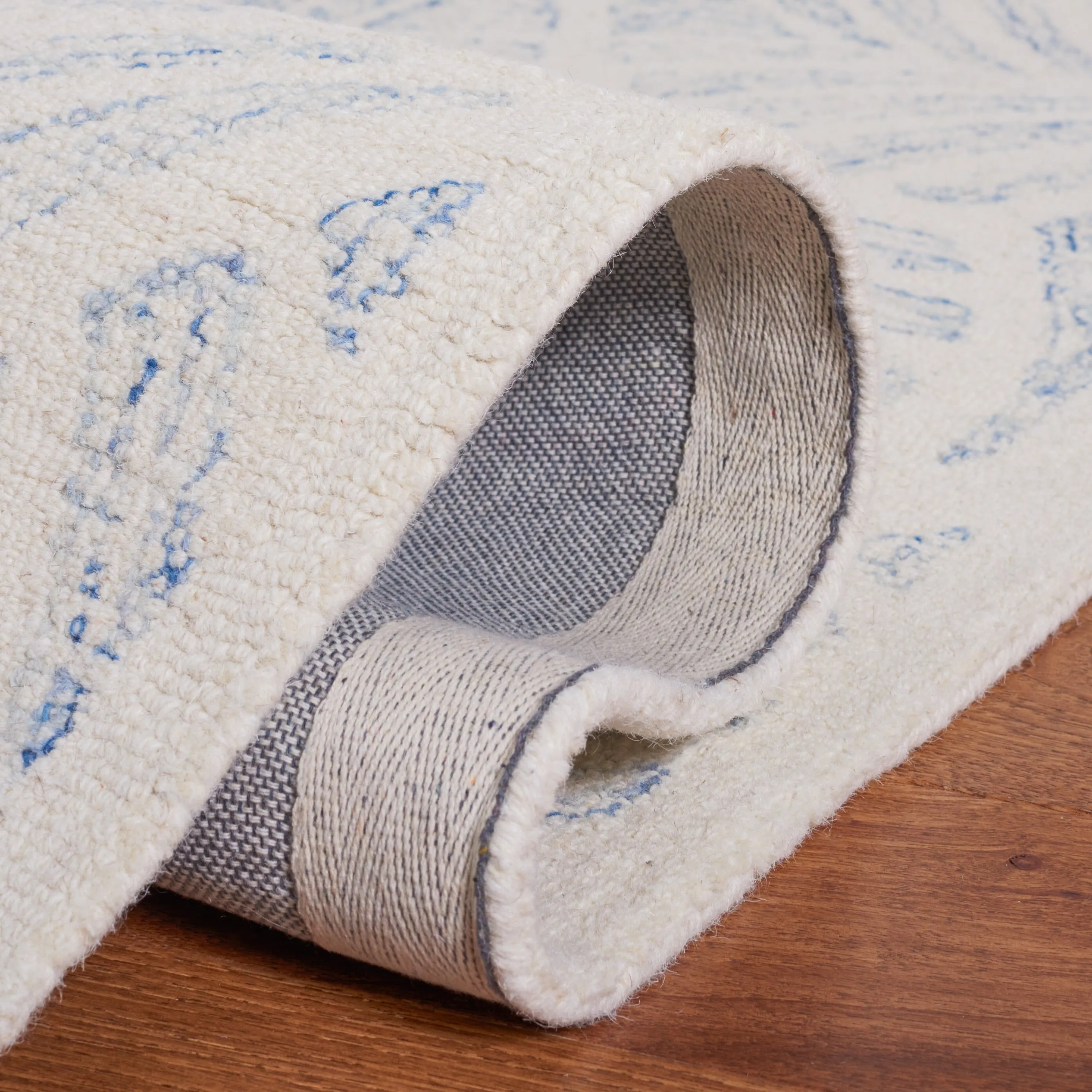 Martha Stewart by SAFAVIEH Handmade Samuela Wool Rug