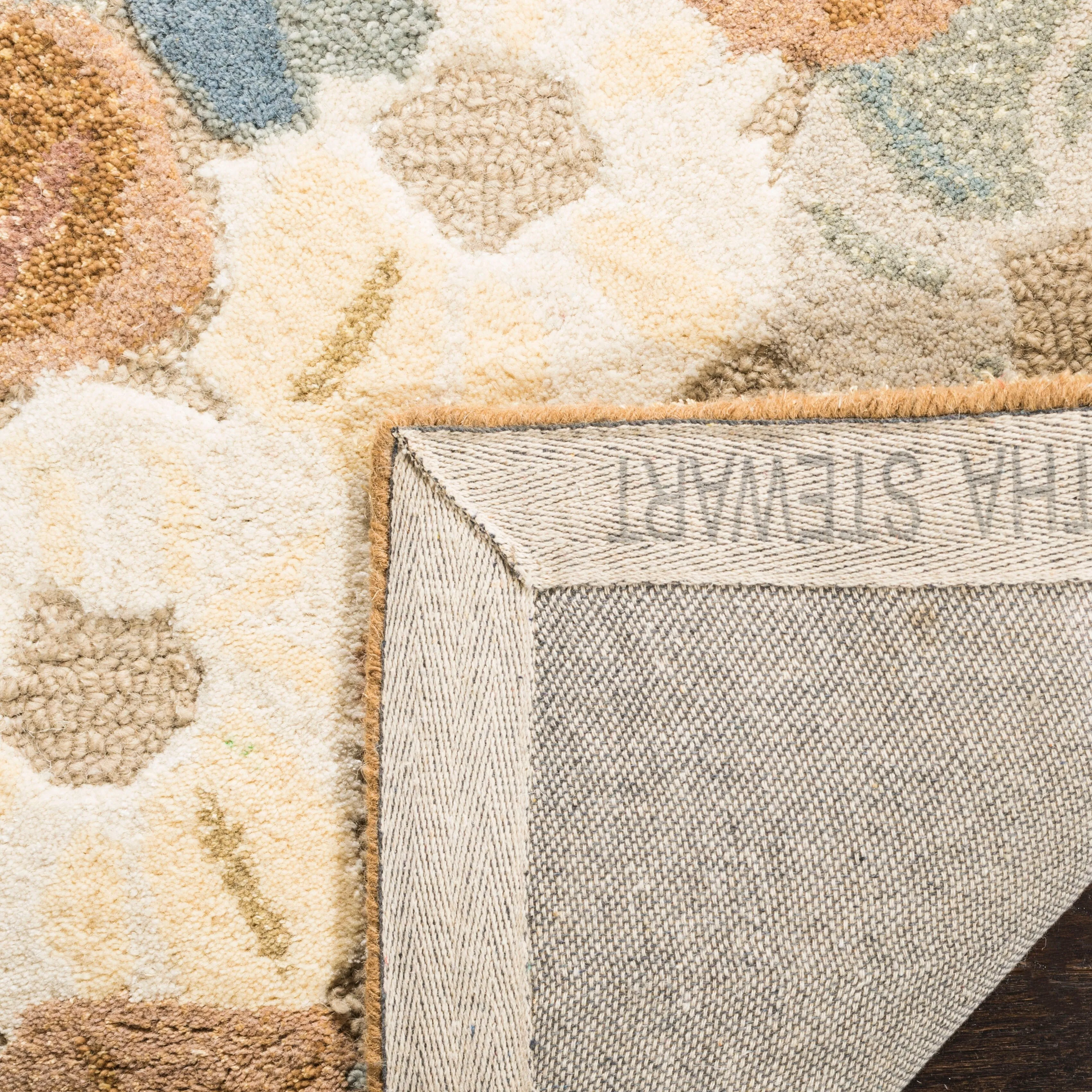 Martha Stewart by SAFAVIEH Poppy Field Wool/ Viscose Rug