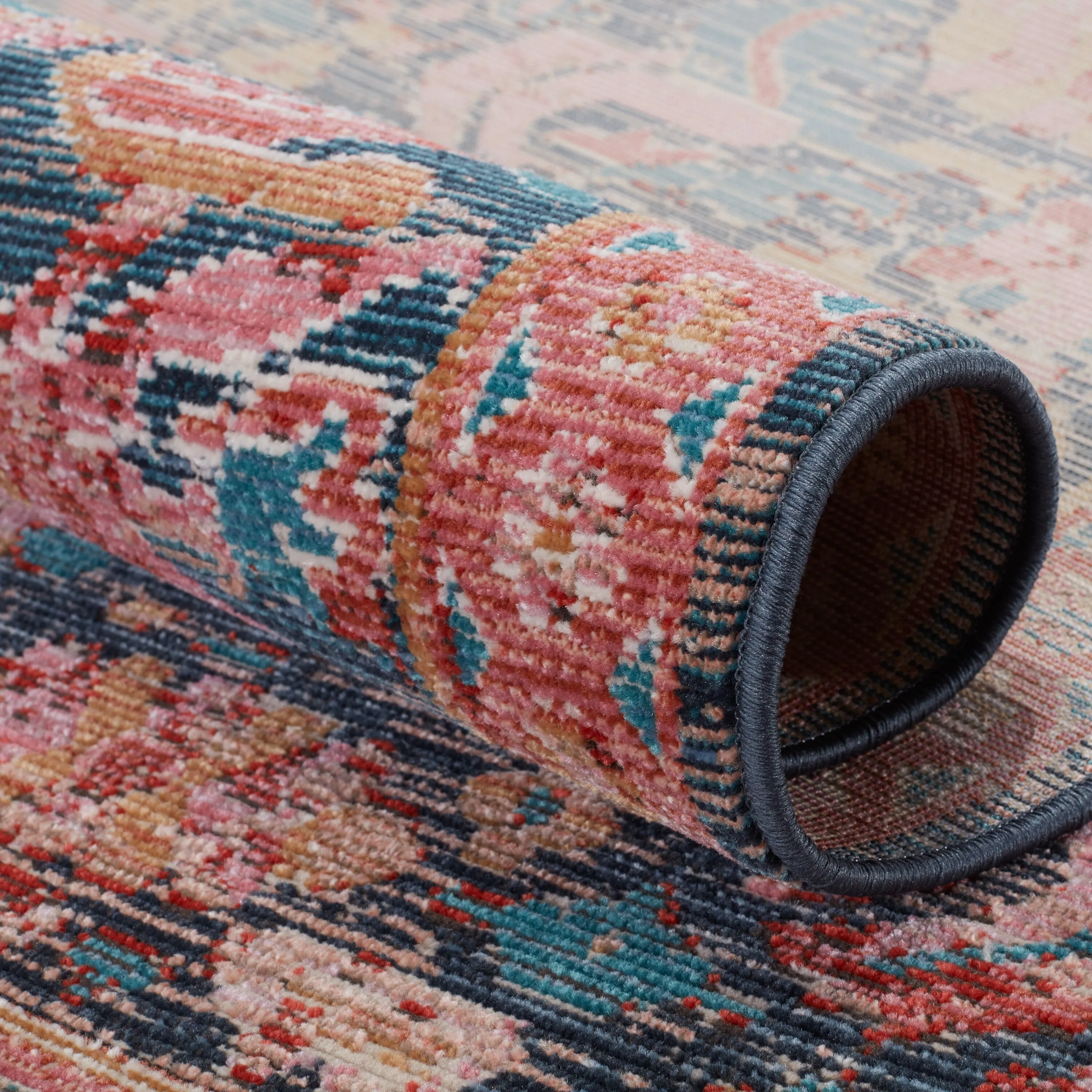 Maven Indoor/ Outdoor Oriental Pink/ Blue Area Rug