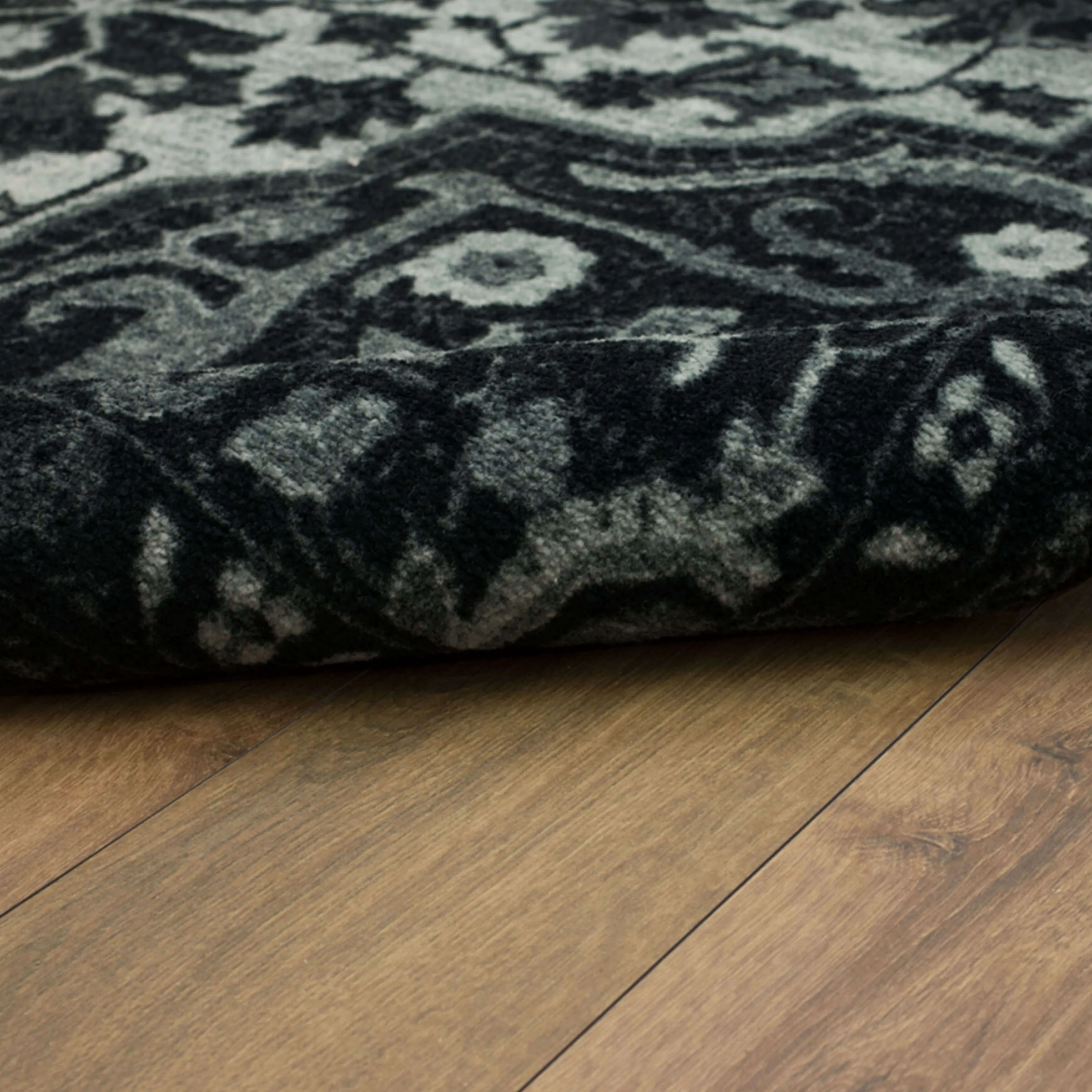 Mohawk Home Emiko Traditional Ornamental Medallion Area Rug