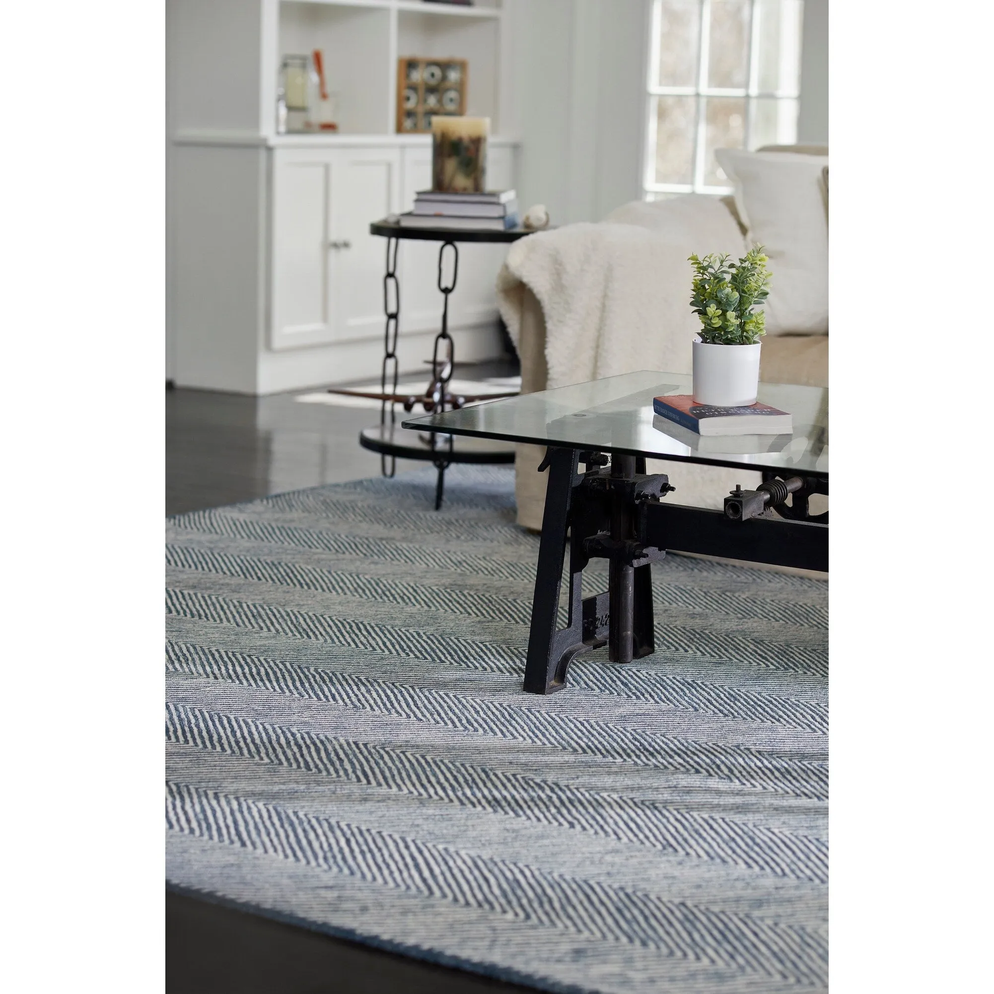 Momeni Charles Hand-tufted Wool Chevron Pattern Area Rug