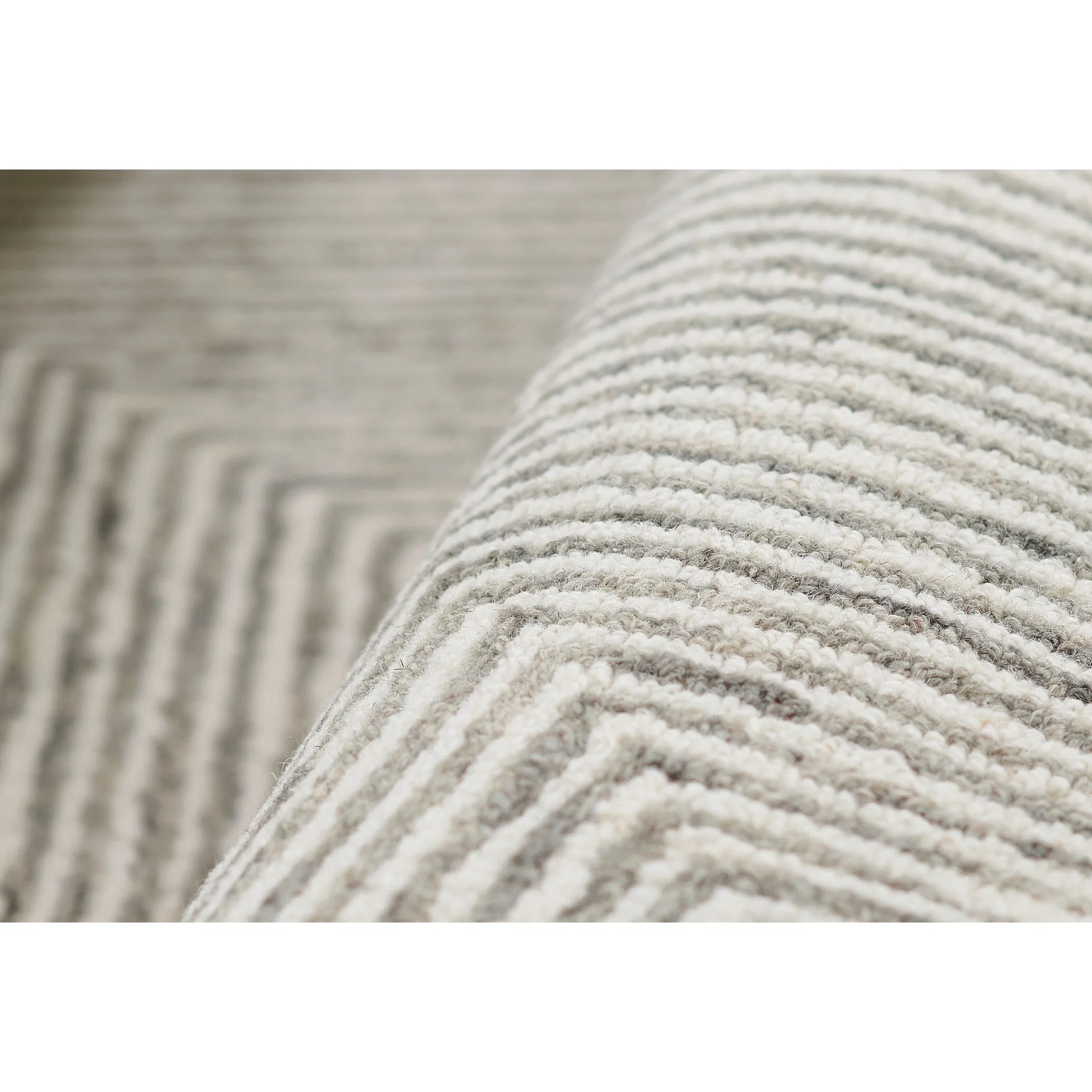 Momeni Charles Hand-tufted Wool Chevron Pattern Area Rug