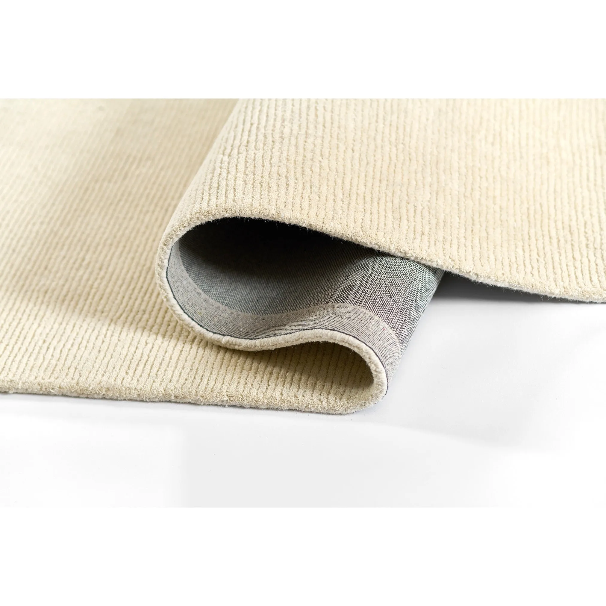 Momeni Everett Solid Color Hand Tufted Wool Area Rug