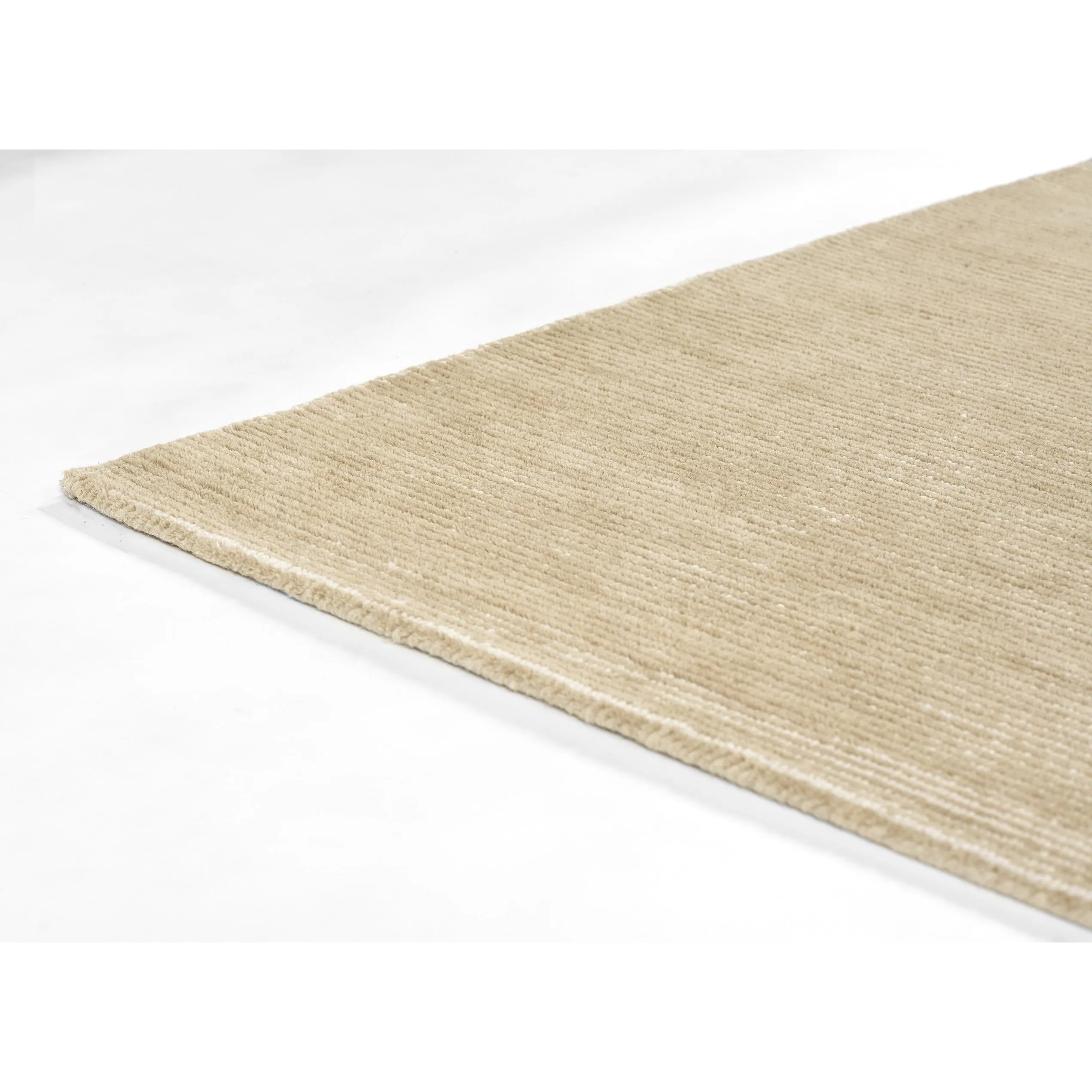 Momeni Everett Solid Color Hand Tufted Wool Area Rug