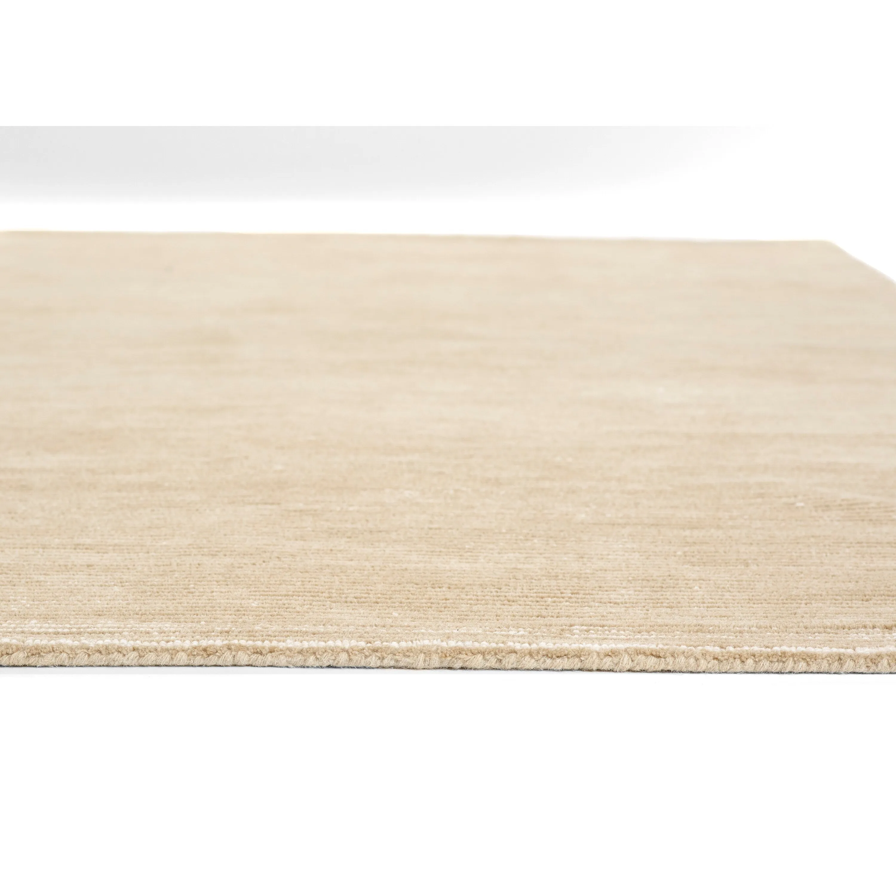 Momeni Everett Solid Color Hand Tufted Wool Area Rug
